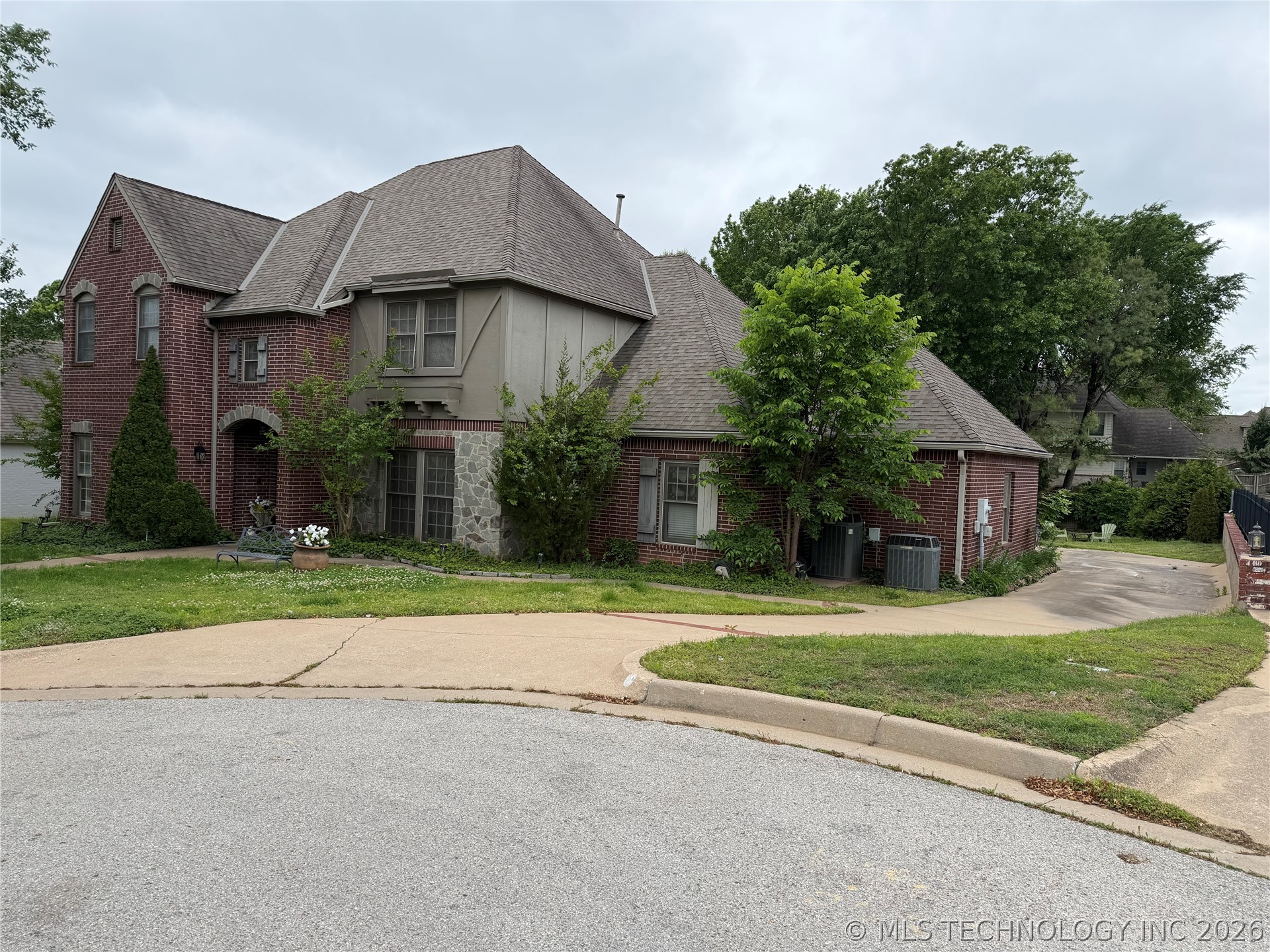 8702 S Winston Place Tulsa OK 74137