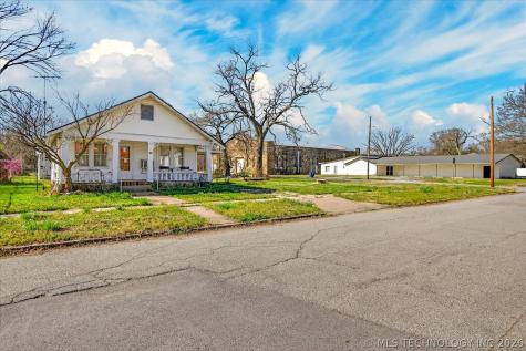 906 E 9th Street Pawhuska OK 74056