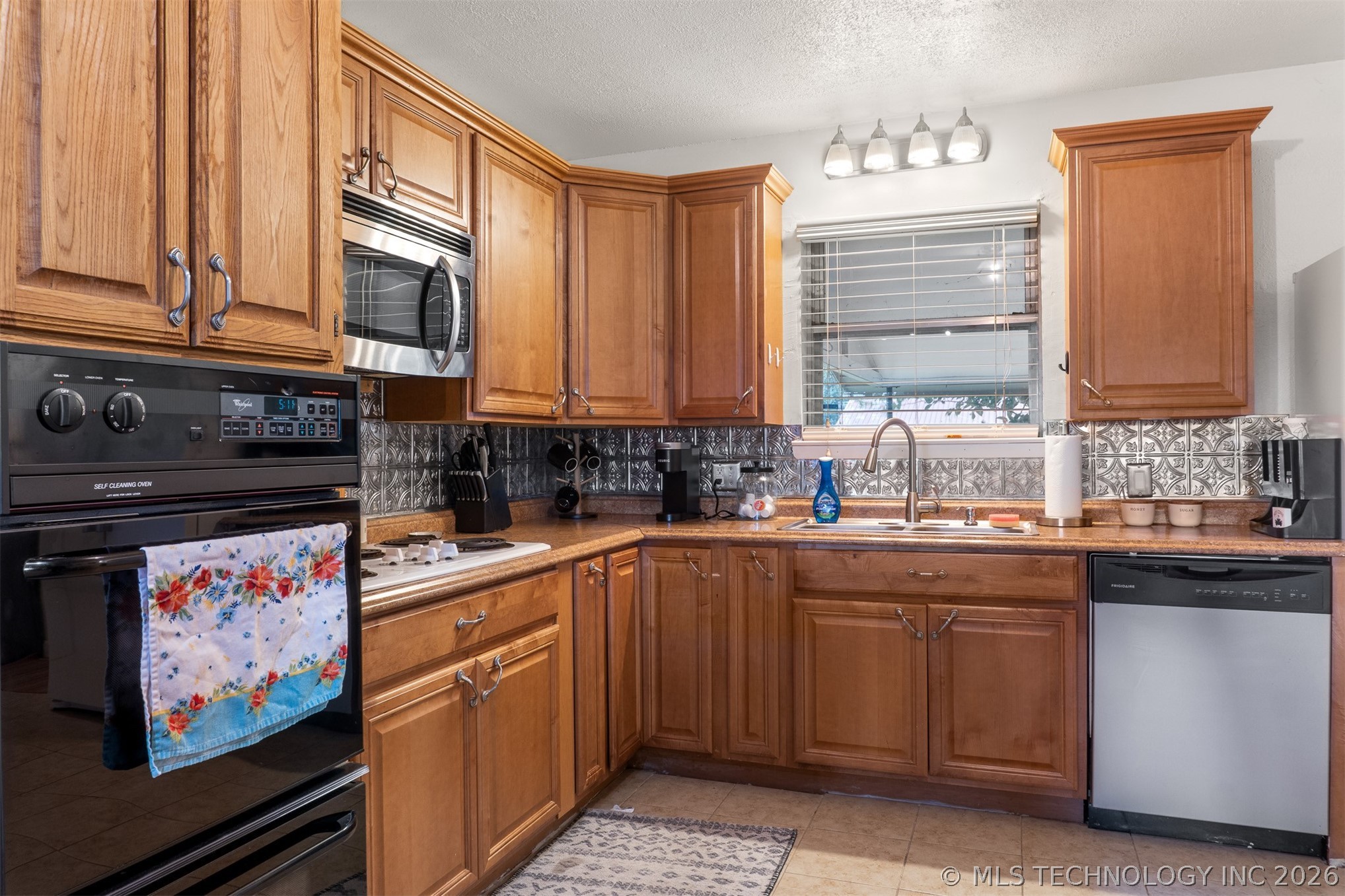703 Mccarley Colbert OK 74733