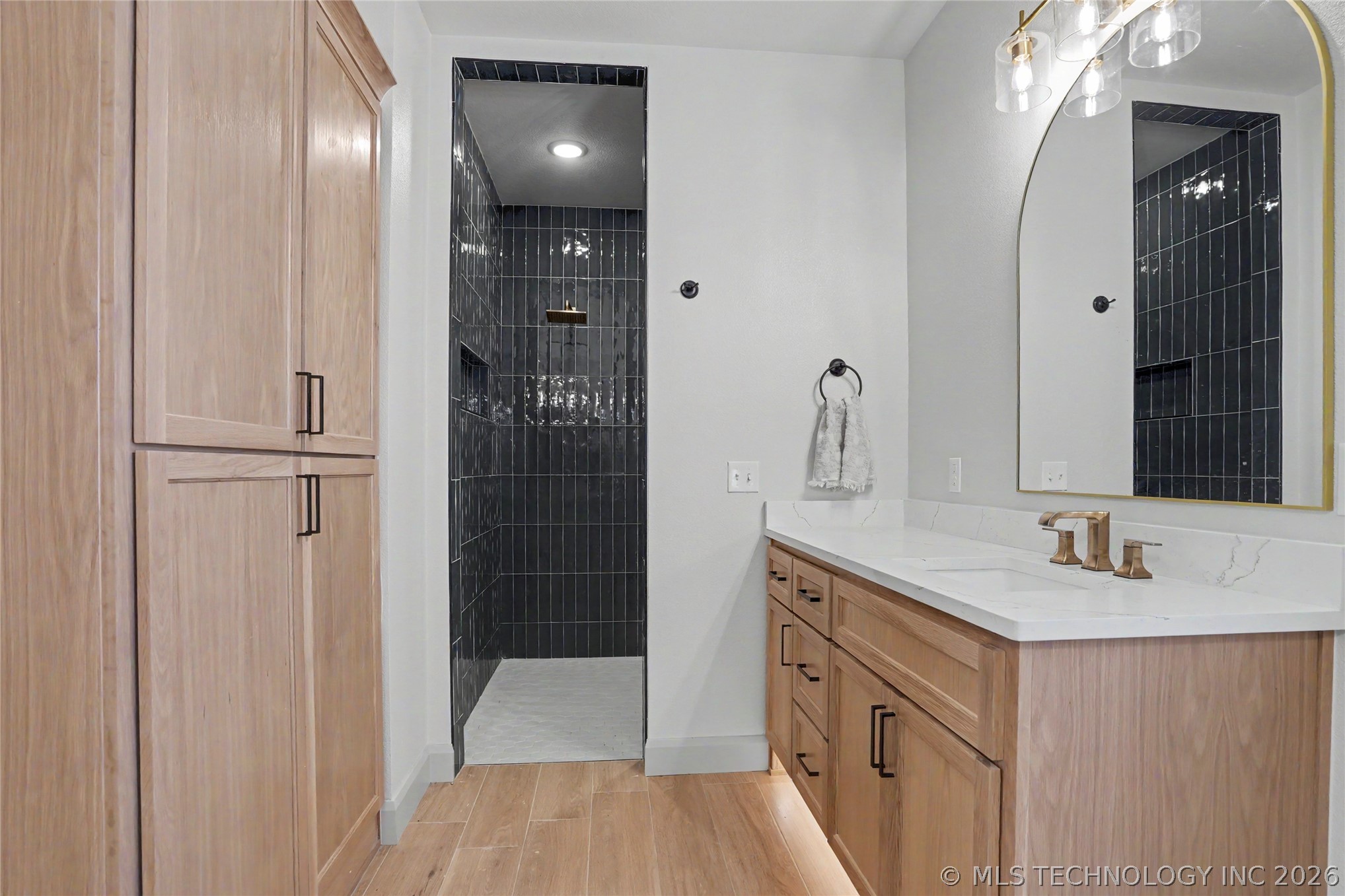 16014 N Memorial Drive Collinsville OK 74021