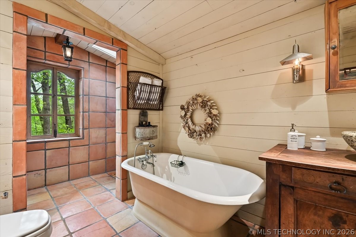 84 Willow Locust Grove OK 74352