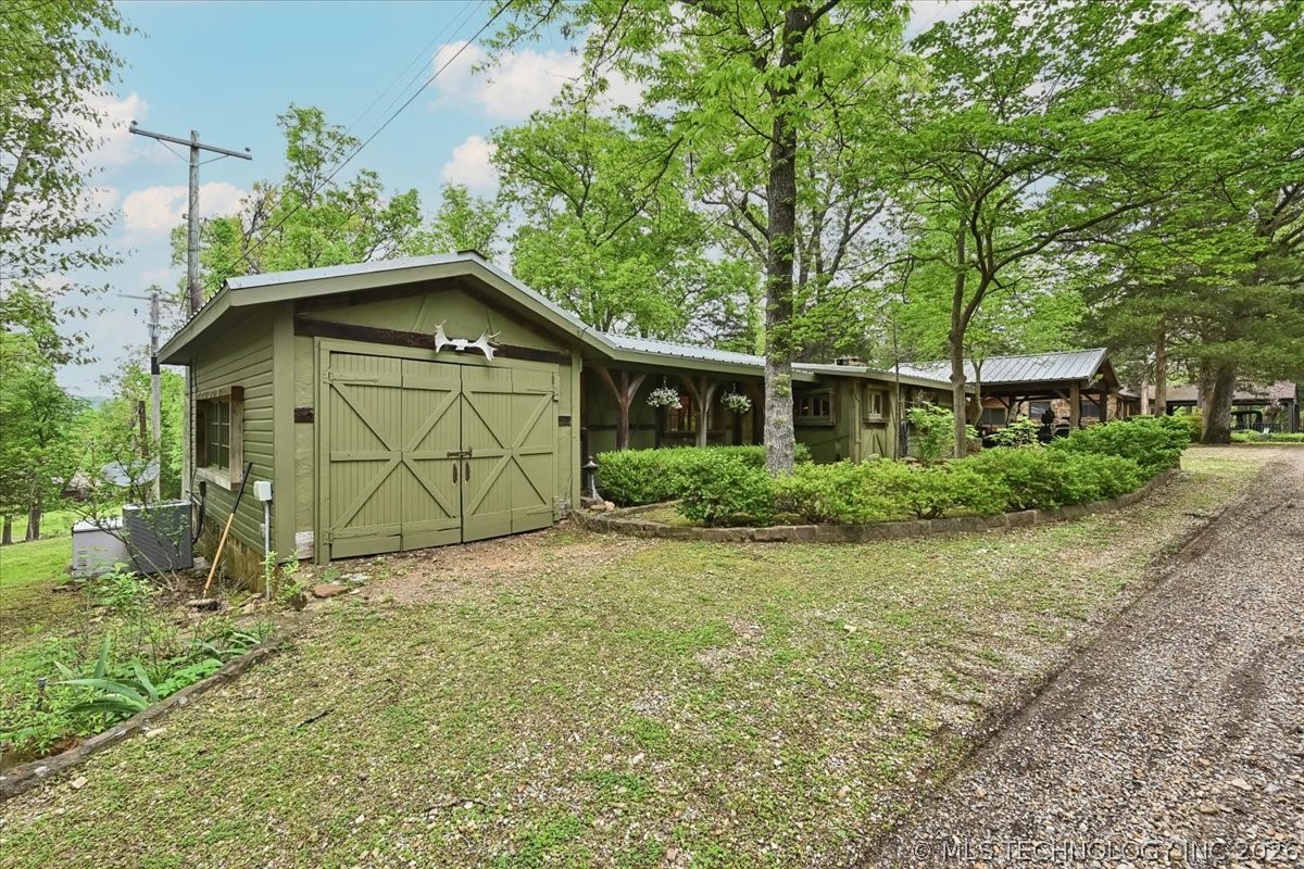 84 Willow Locust Grove OK 74352