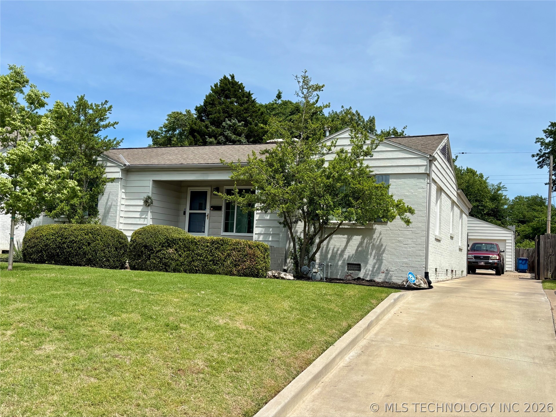 927 S Toledo Avenue Tulsa OK 74112