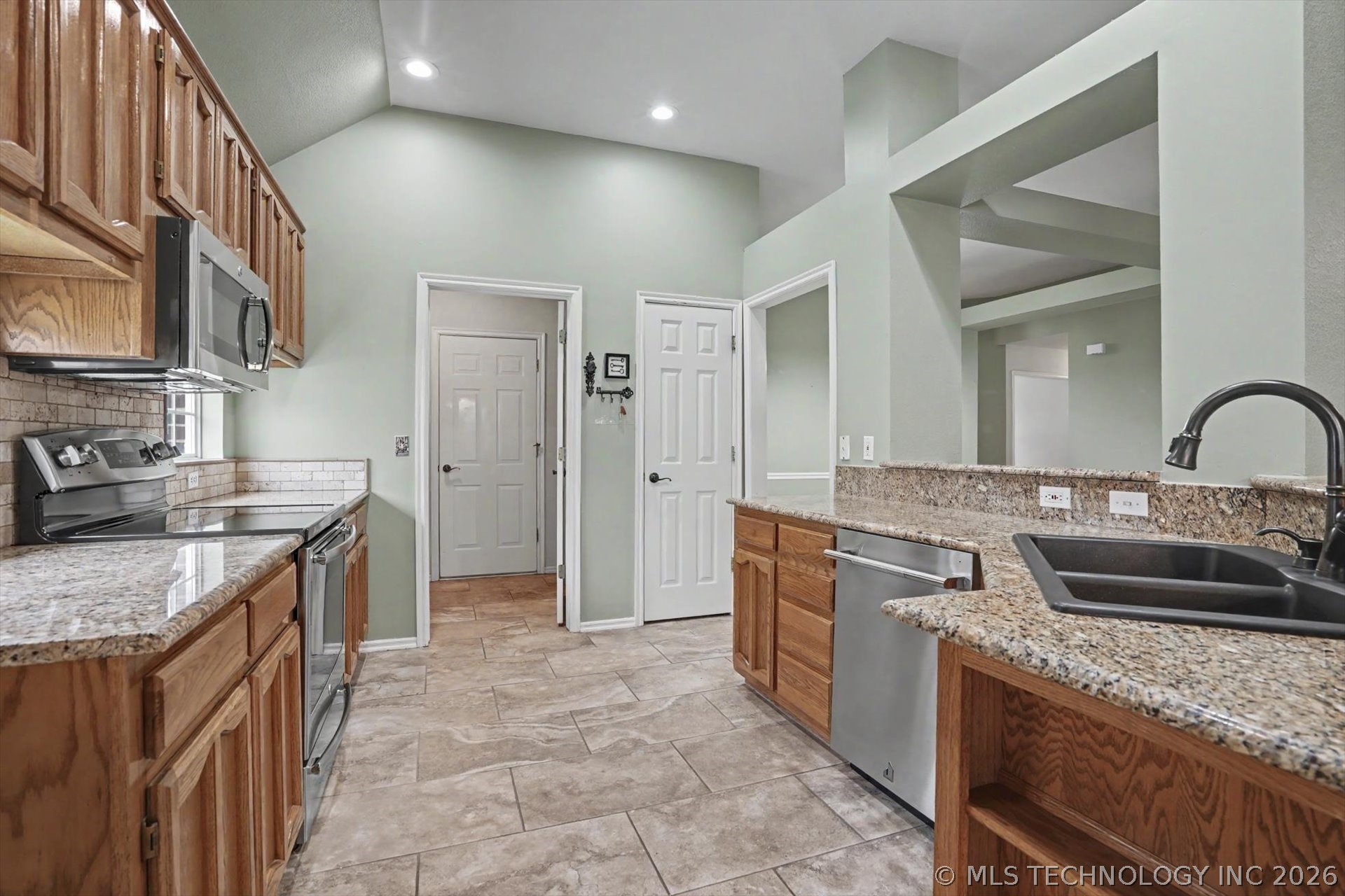 2440 S Redwood Avenue Broken Arrow OK 74012