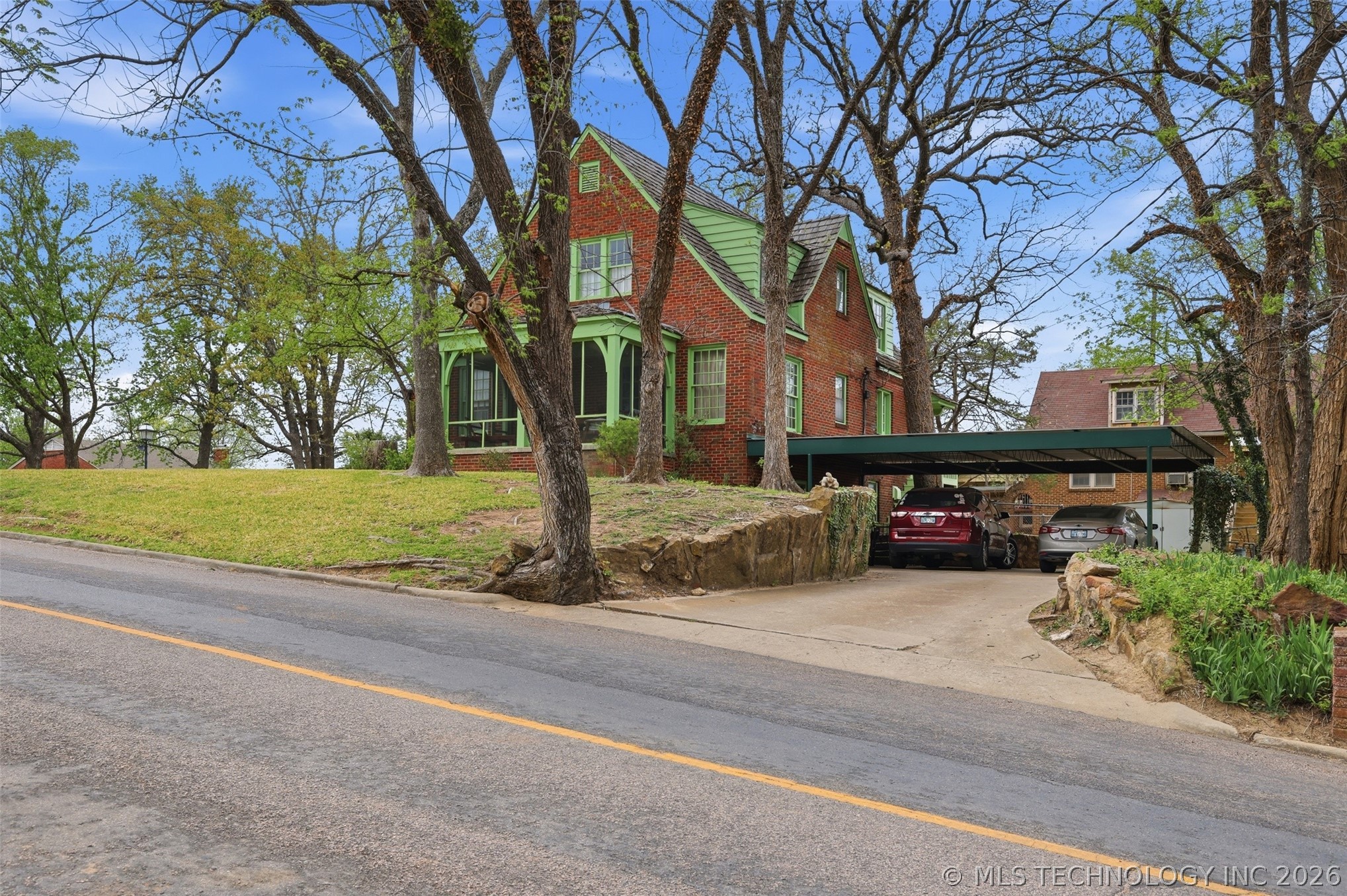 422 S Highland Ada OK 74820