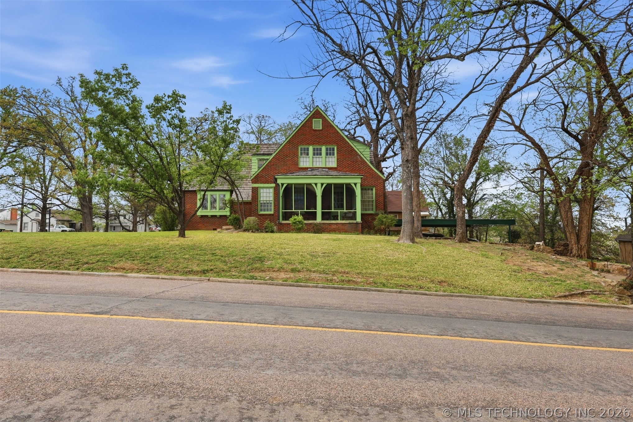 422 S Highland Ada OK 74820