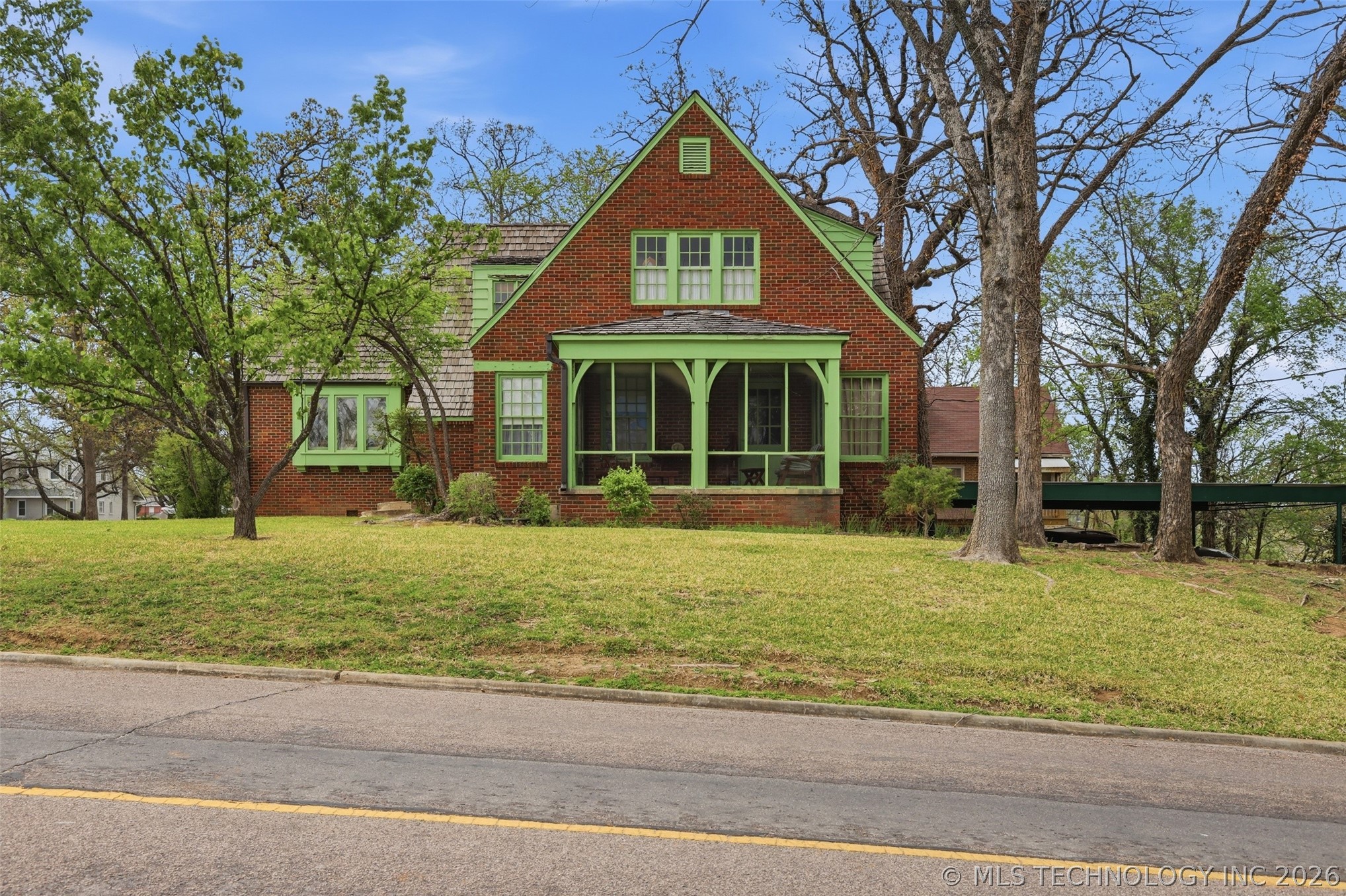 422 S Highland Ada OK 74820