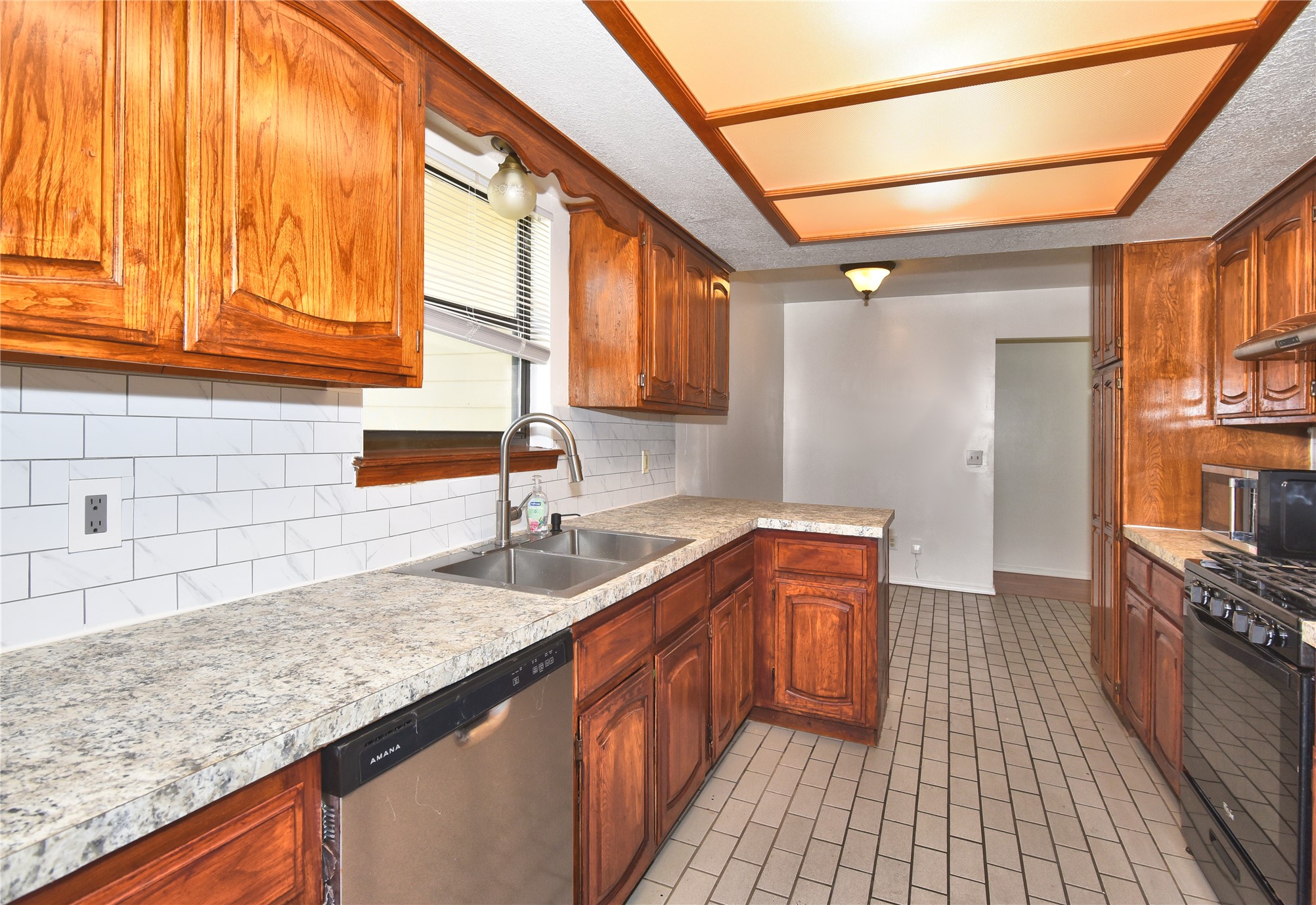 1521 E 75th Court Tulsa OK 74136