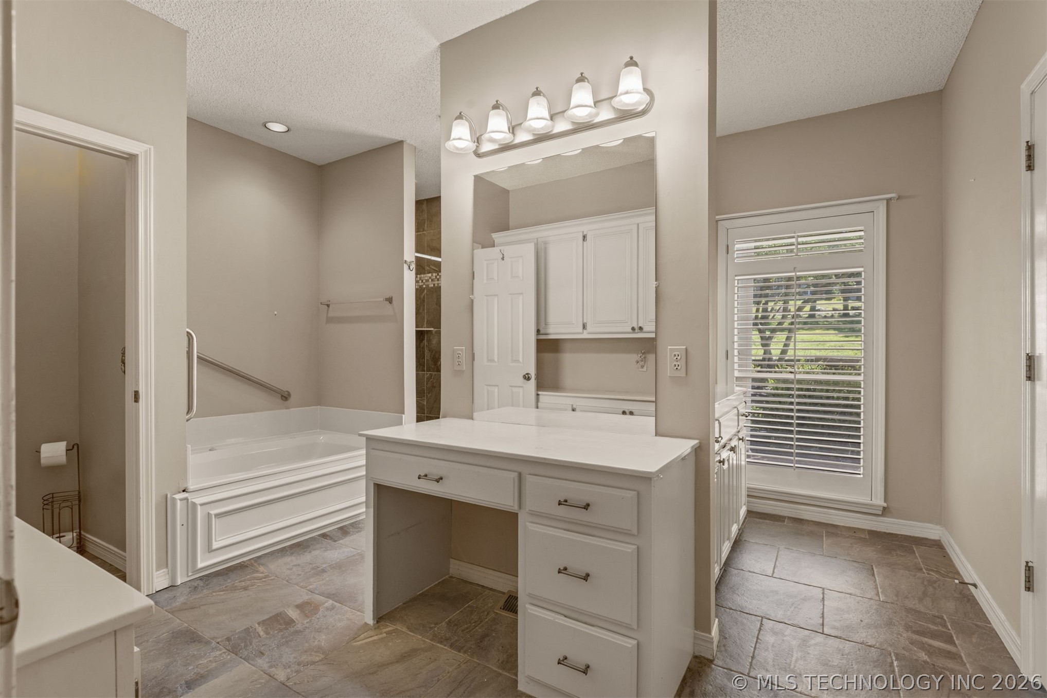 105 Canoe Cove Mannford OK 74044