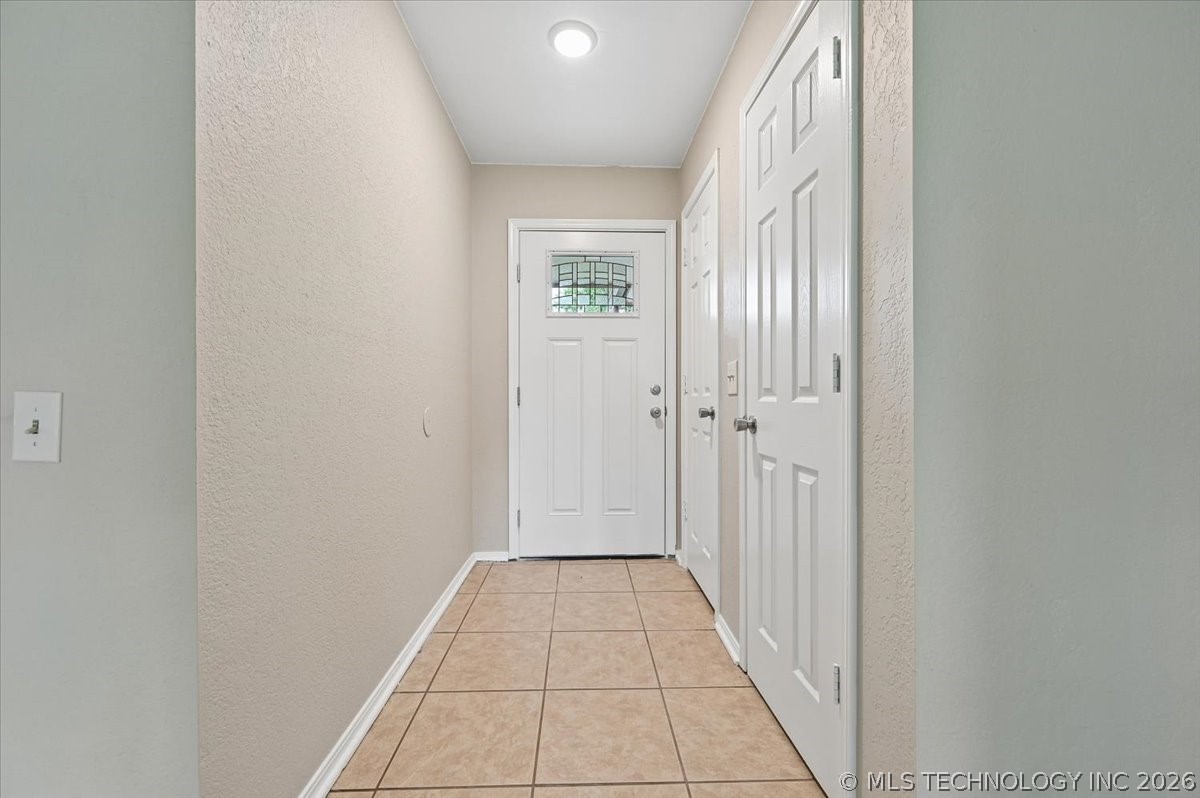 1661 S Poplar Avenue Broken Arrow OK 74012