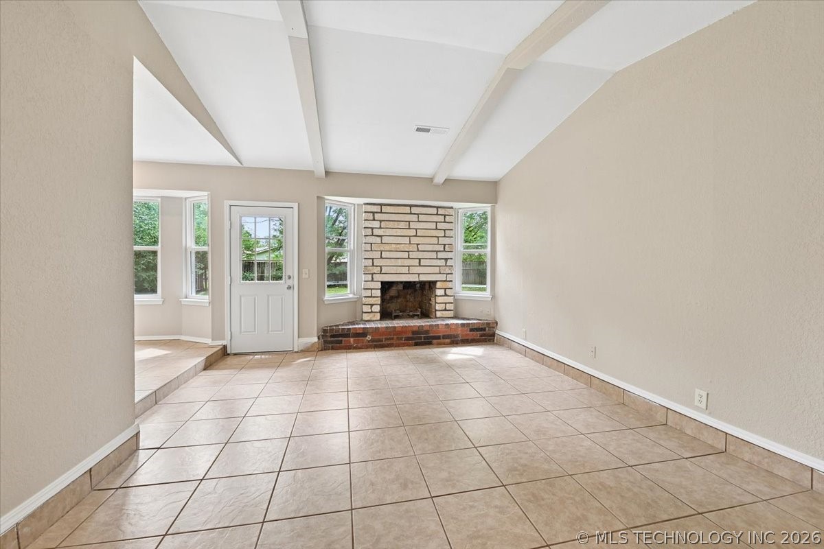 1661 S Poplar Avenue Broken Arrow OK 74012