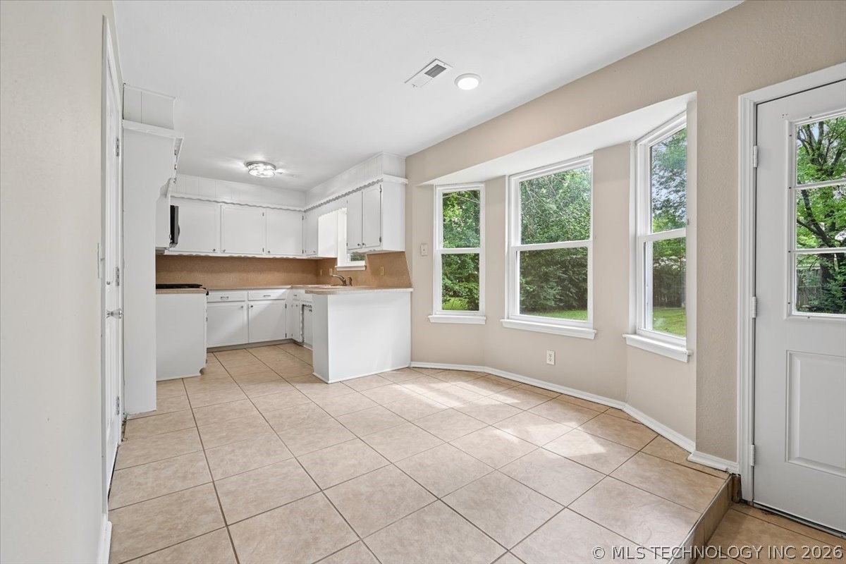 1661 S Poplar Avenue Broken Arrow OK 74012