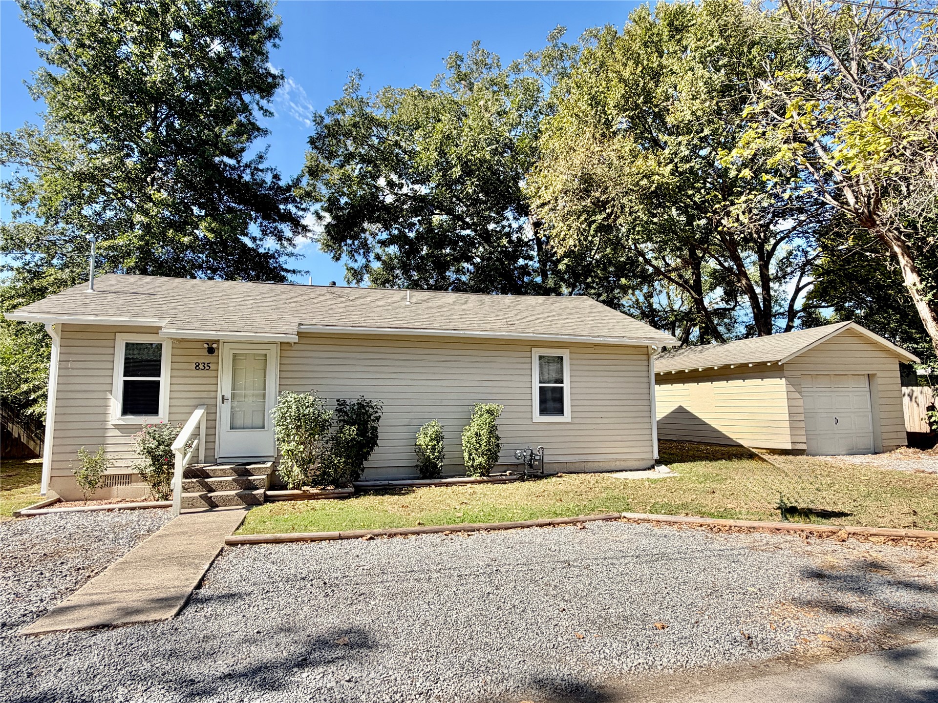 835 Lamer Avenue Tahlequah OK 74464