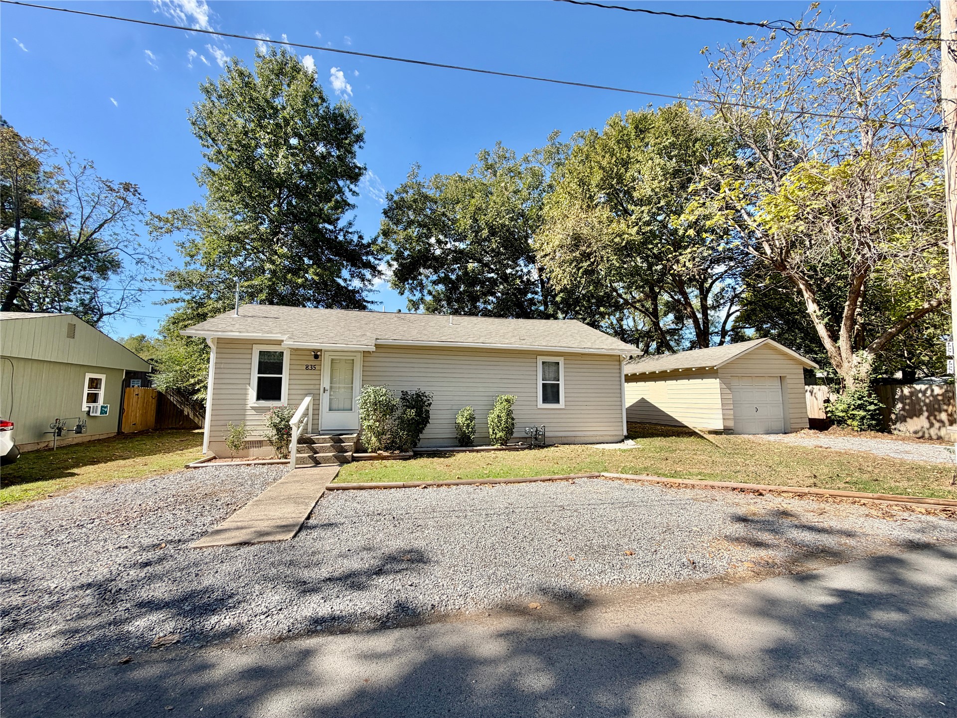 835 Lamer Avenue Tahlequah OK 74464