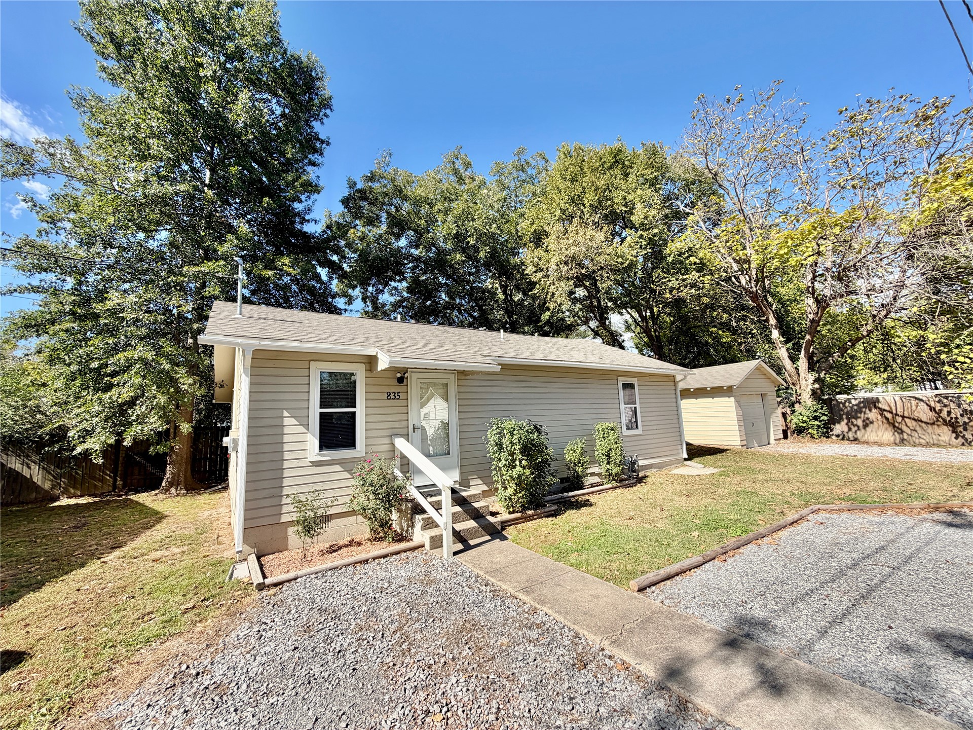 835 Lamer Avenue Tahlequah OK 74464