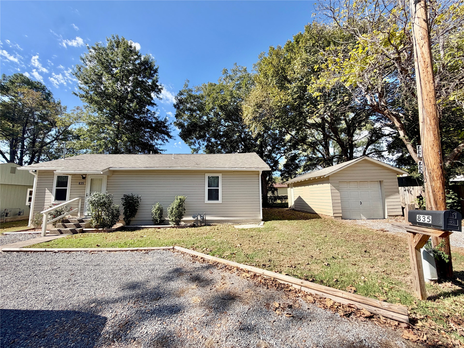 835 Lamer Avenue Tahlequah OK 74464