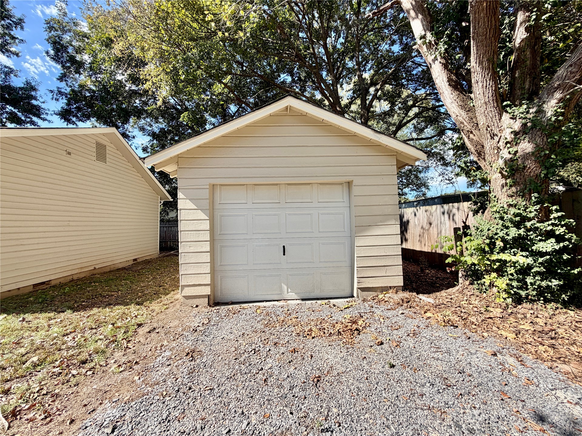 835 Lamer Avenue Tahlequah OK 74464