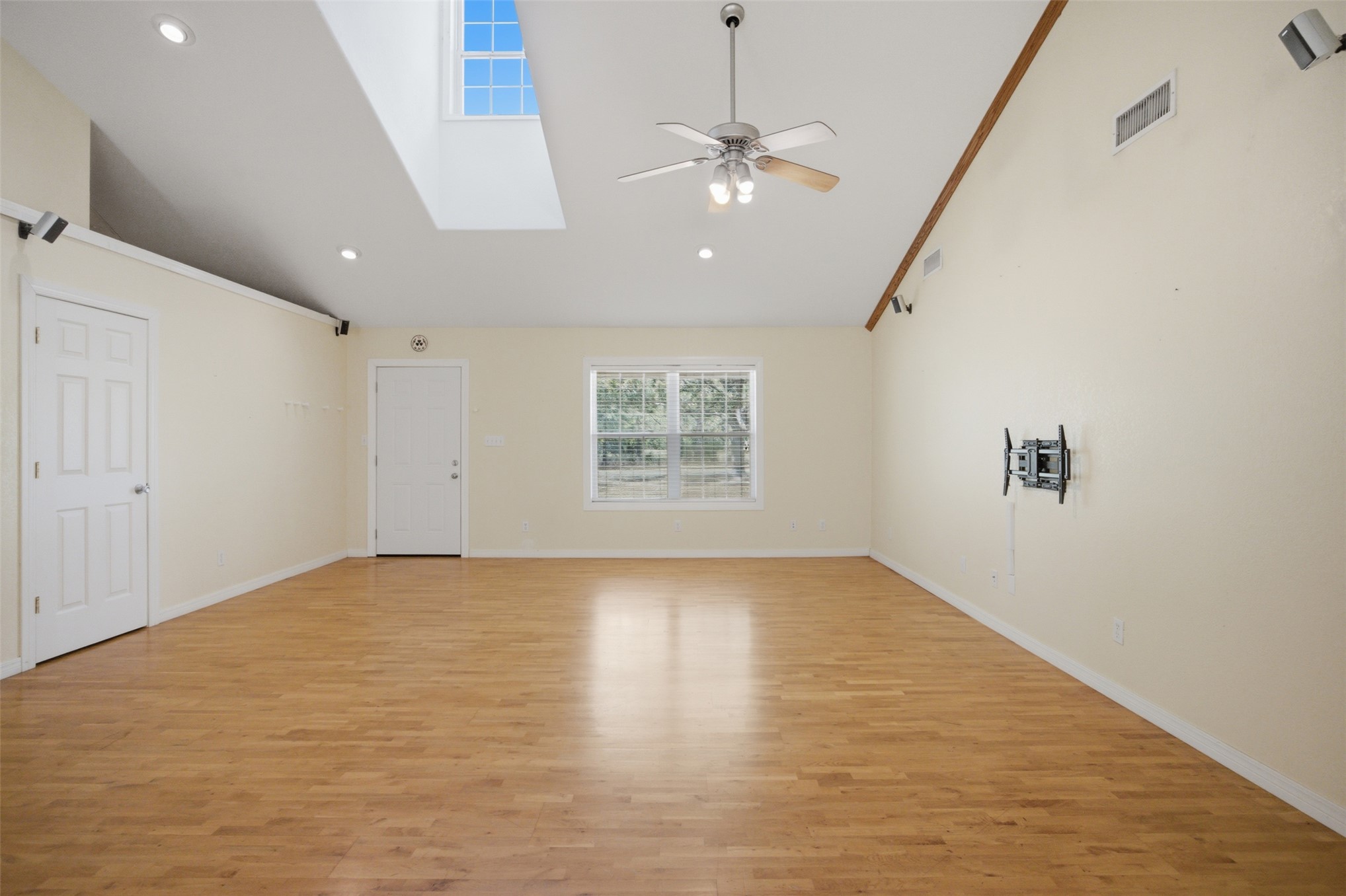800 Linn Hartshorne OK 74547