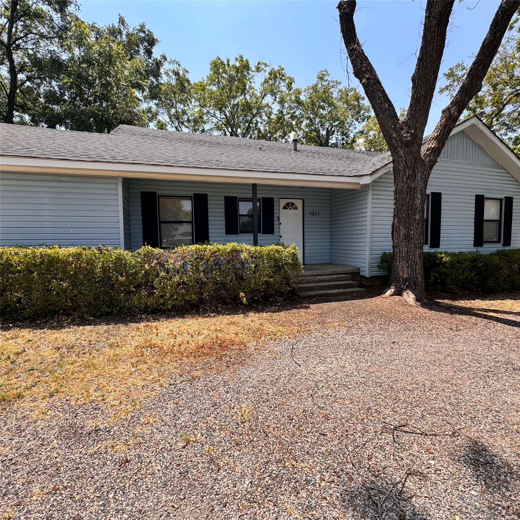 1011 W Taliaferro Street Madill OK 73446