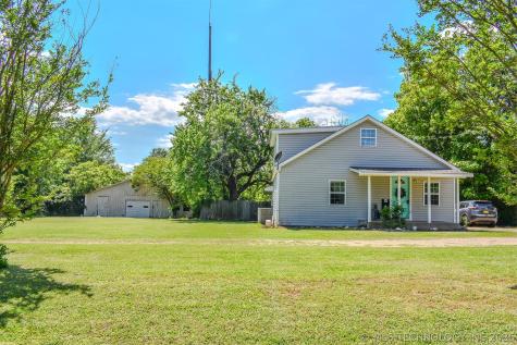 1114 N 4230 Road Hugo OK 74743