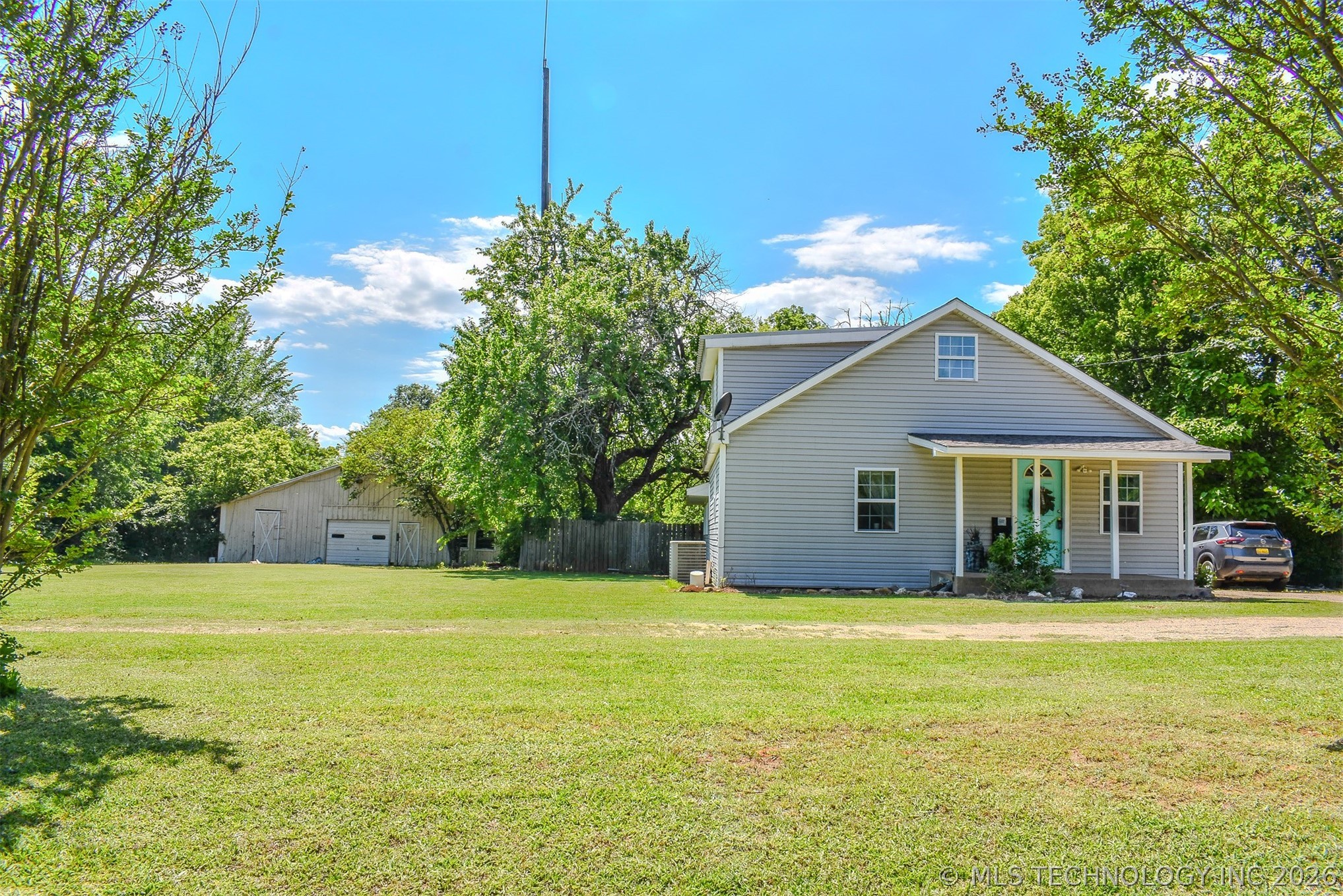 1114 N 4230 Road Hugo OK 74743