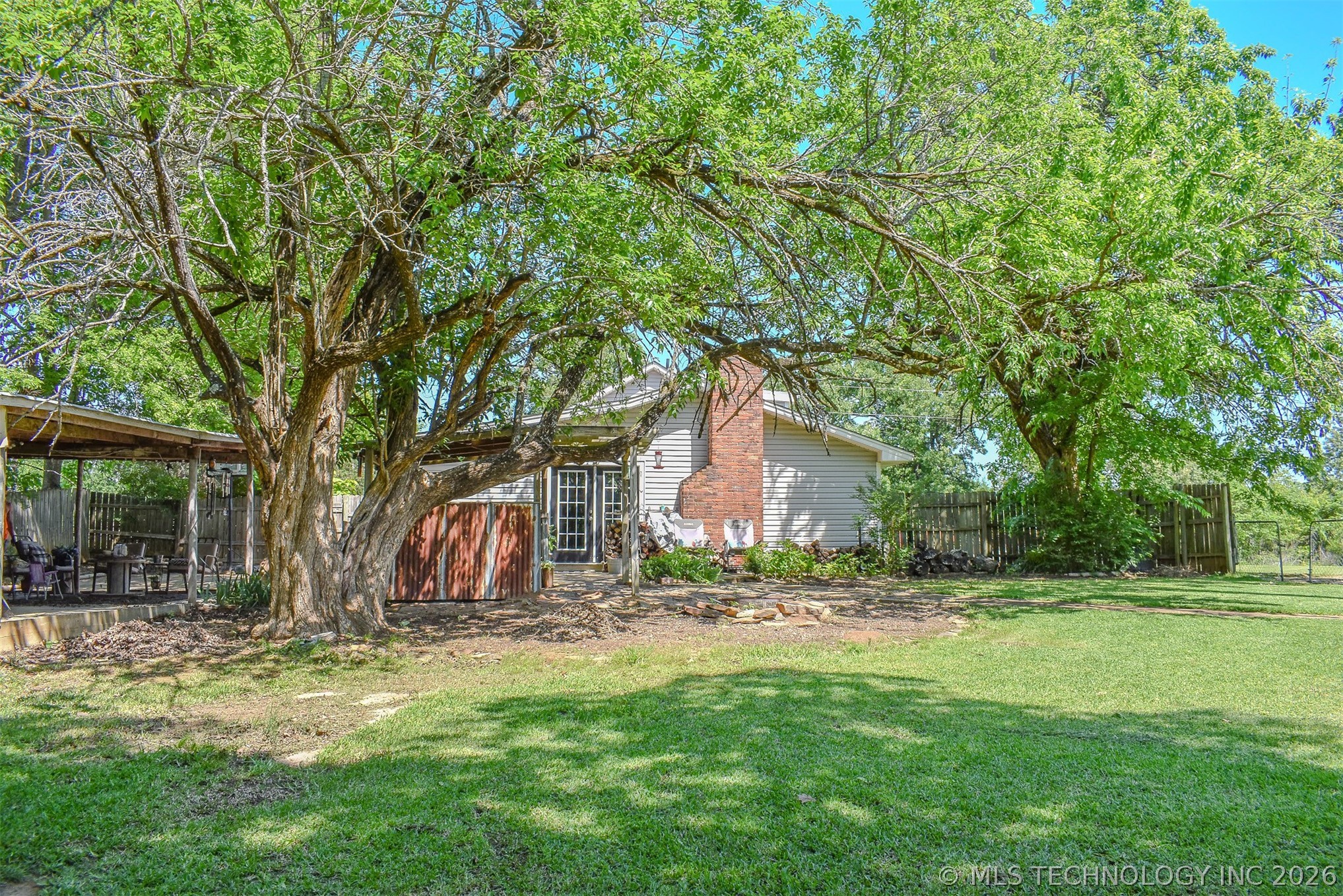 1114 N 4230 Road Hugo OK 74743