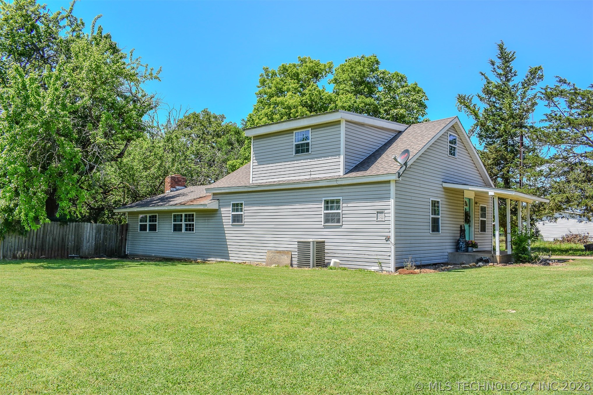 1114 N 4230 Road Hugo OK 74743