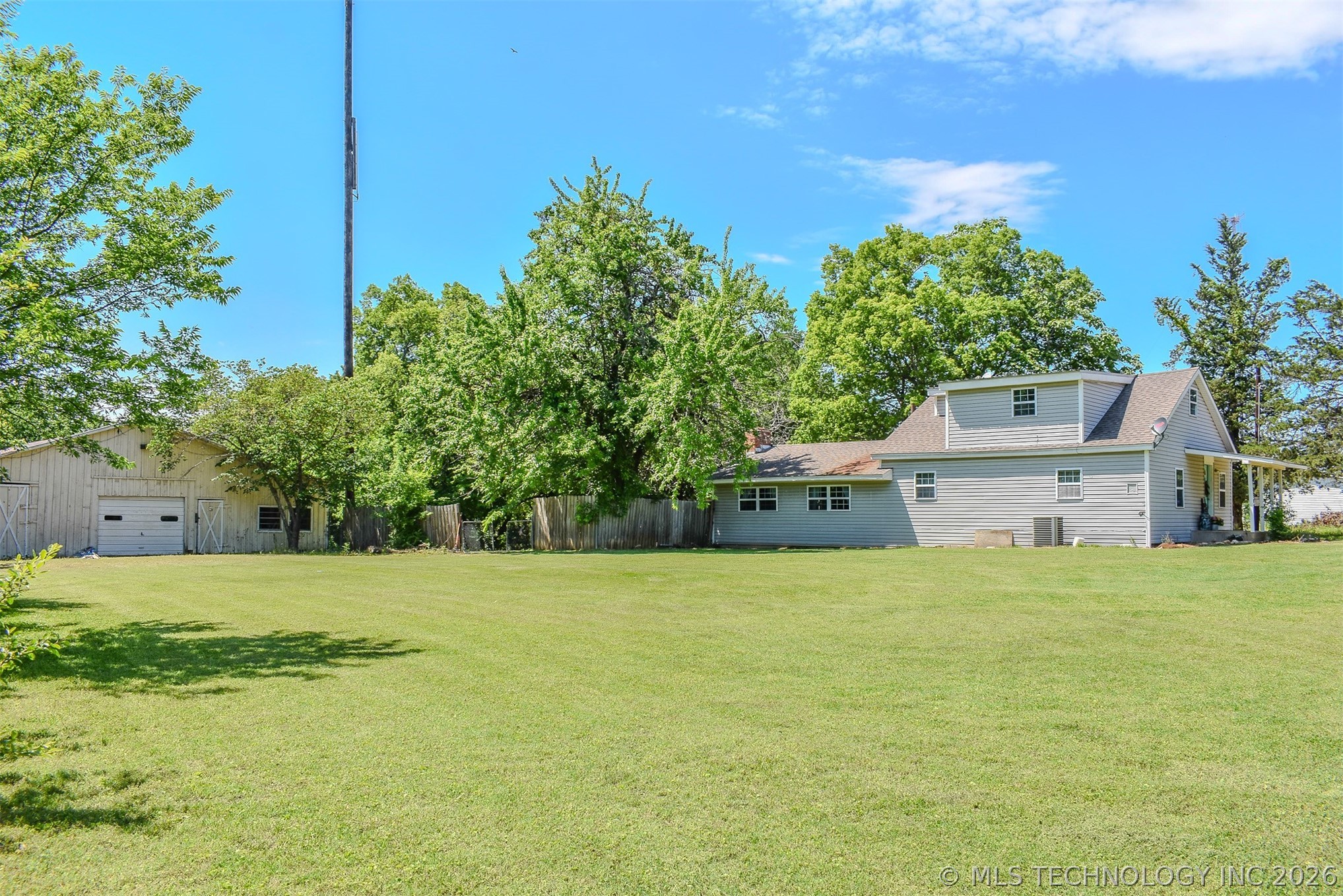 1114 N 4230 Road Hugo OK 74743