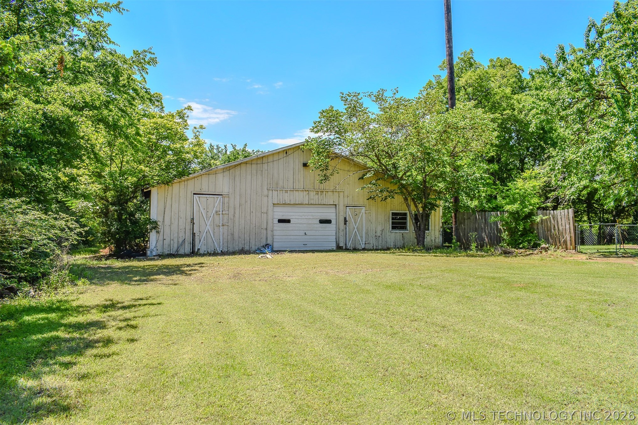 1114 N 4230 Road Hugo OK 74743