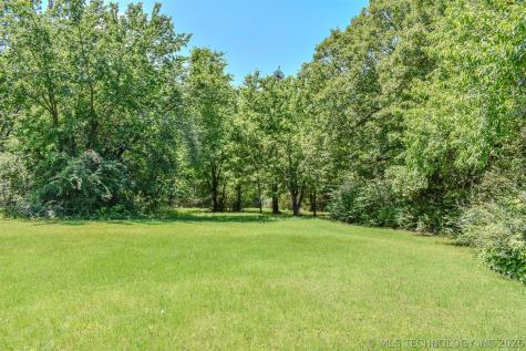 1114 N 4230 Road Hugo OK 74743