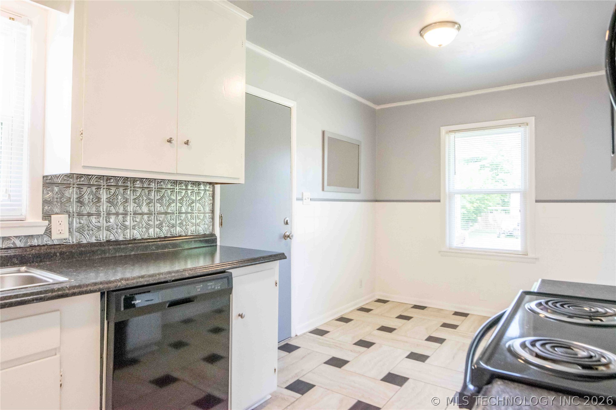 2104 W 48th Place Tulsa OK 74107