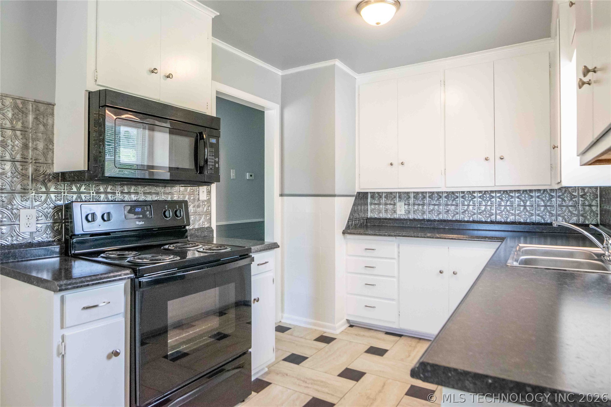 2104 W 48th Place Tulsa OK 74107