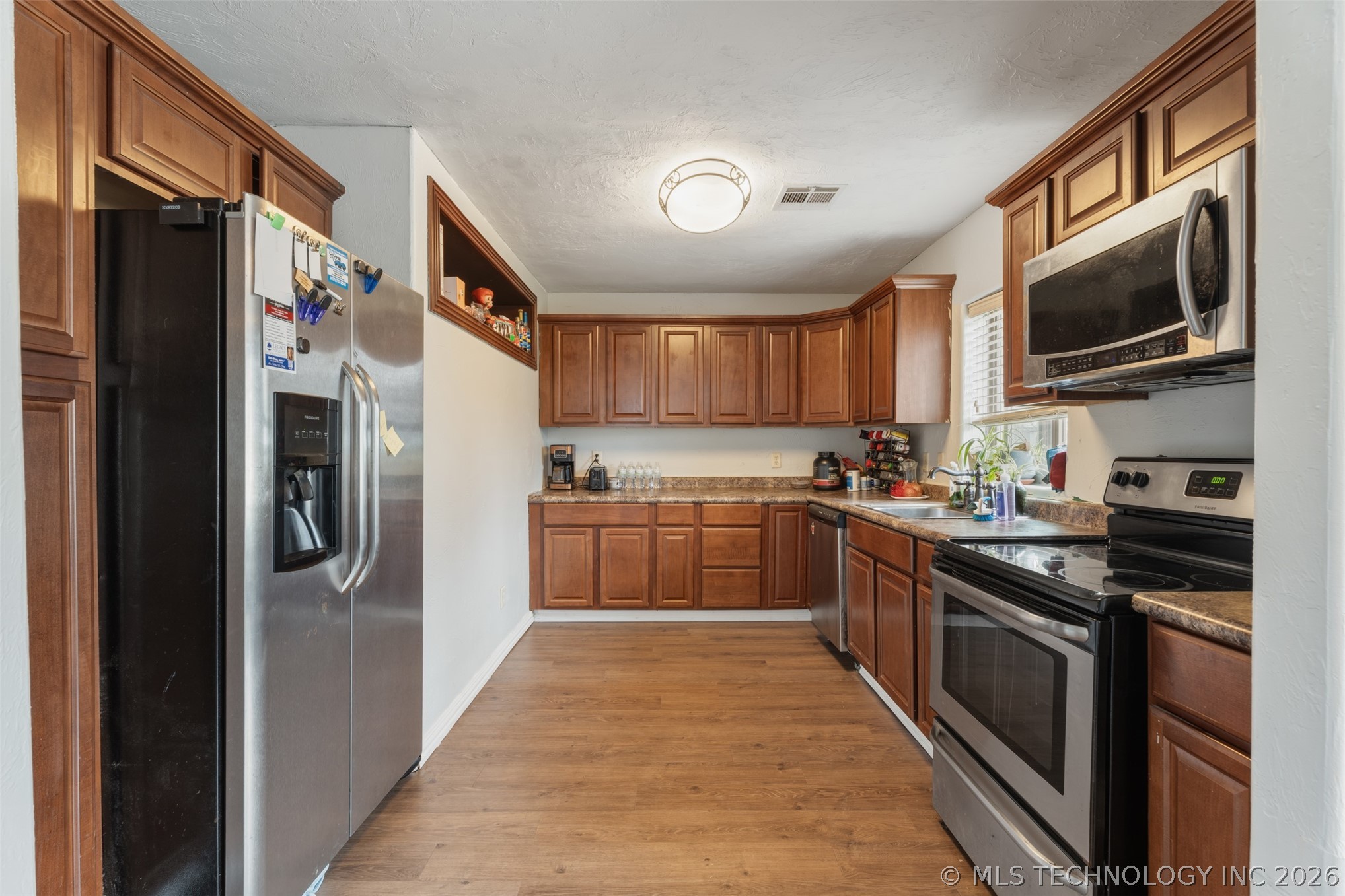 215 E 7th Grove OK 74344
