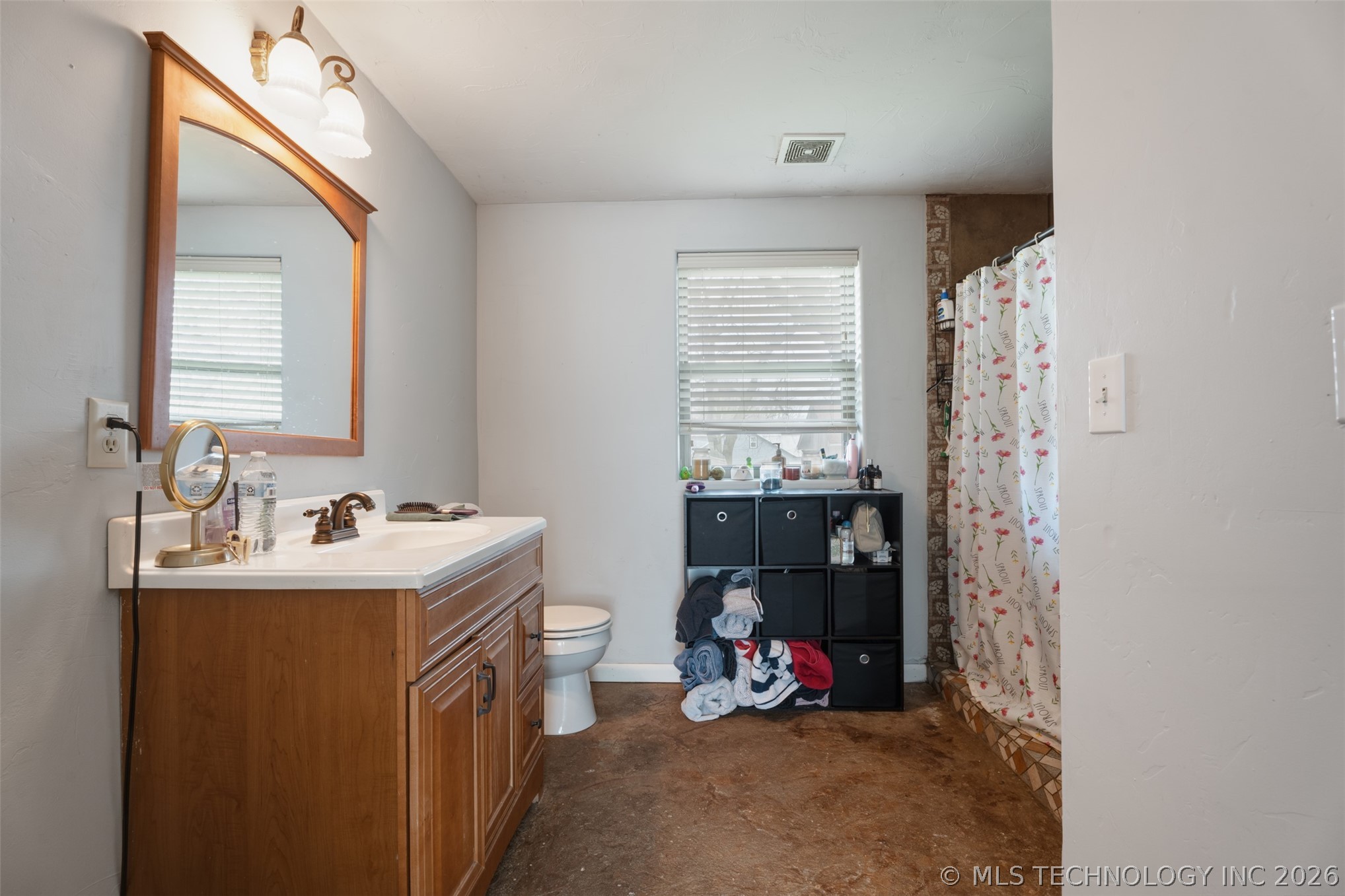 215 E 7th Grove OK 74344