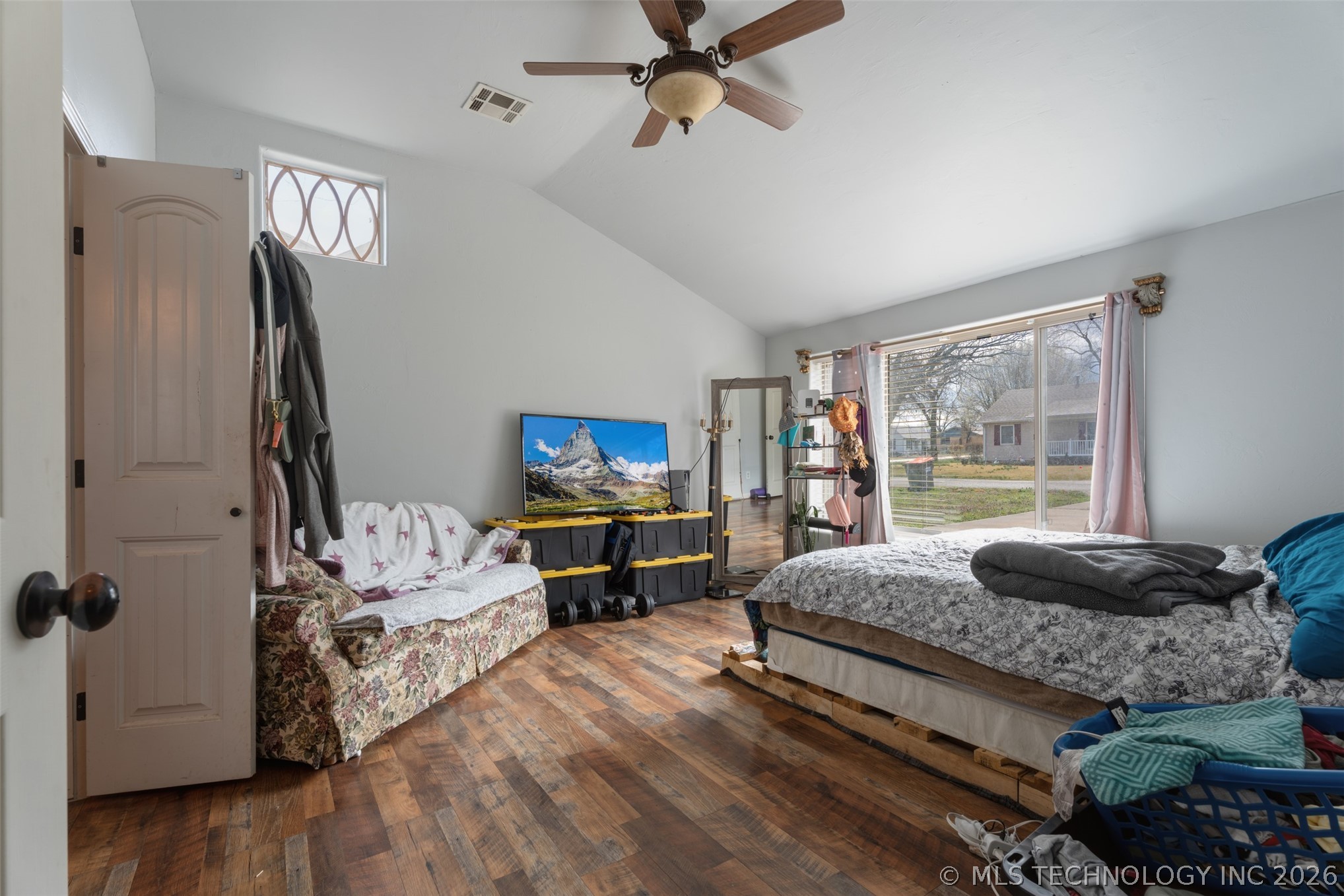 215 E 7th Grove OK 74344