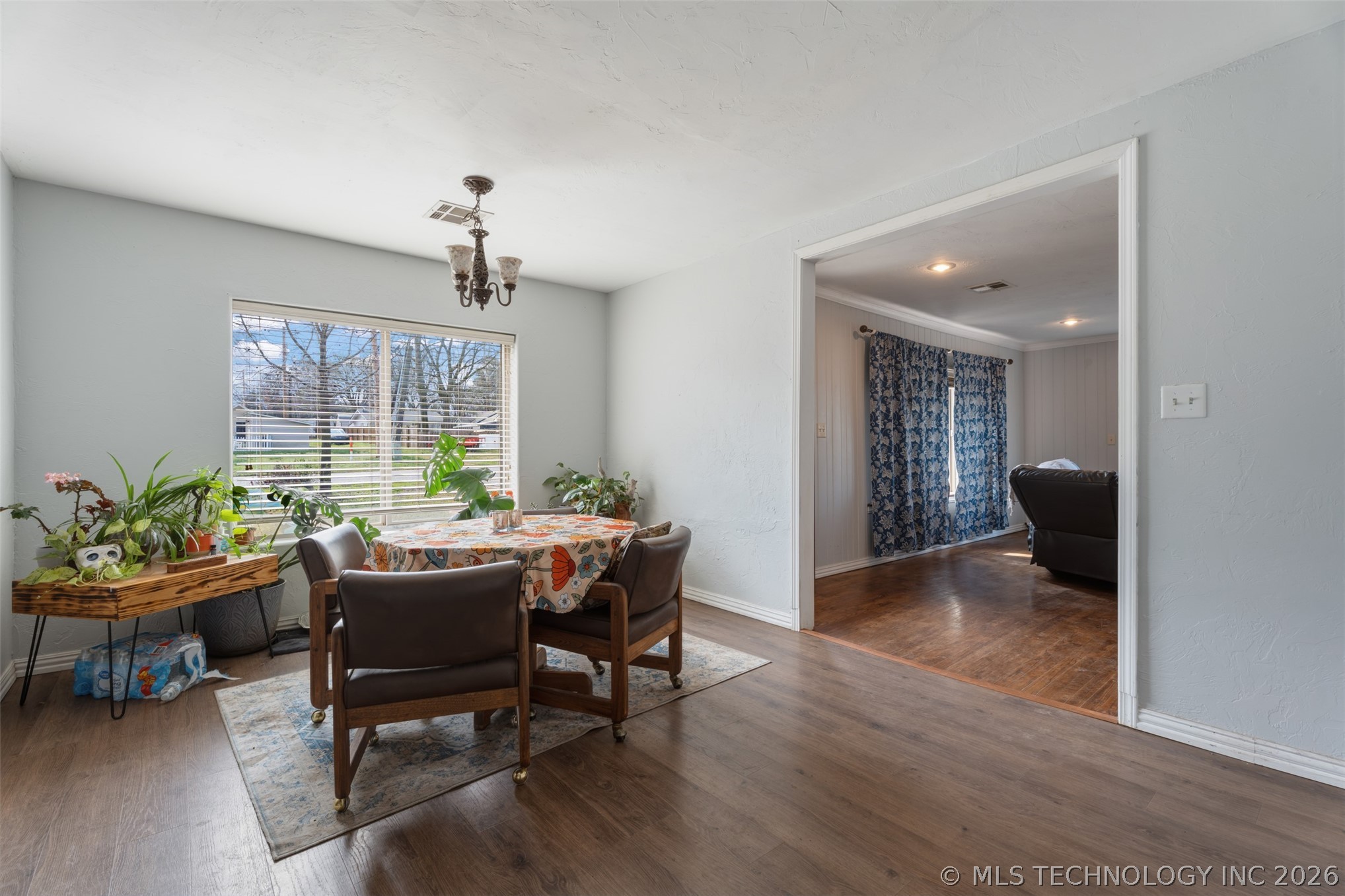 215 E 7th Grove OK 74344