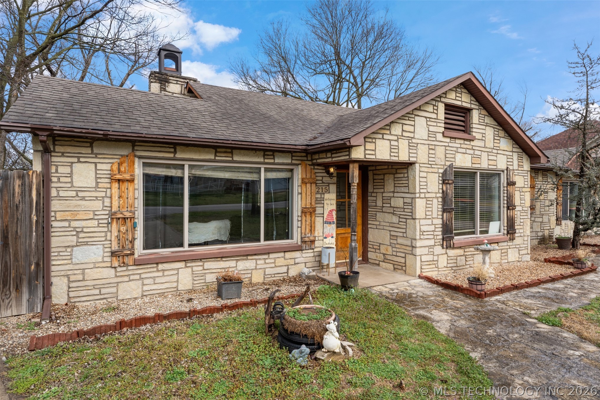 215 E 7th Grove OK 74344