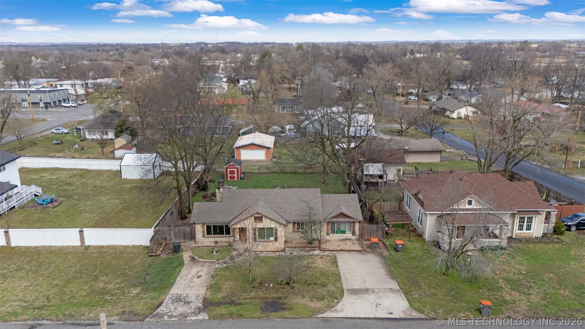 215 E 7th Grove OK 74344