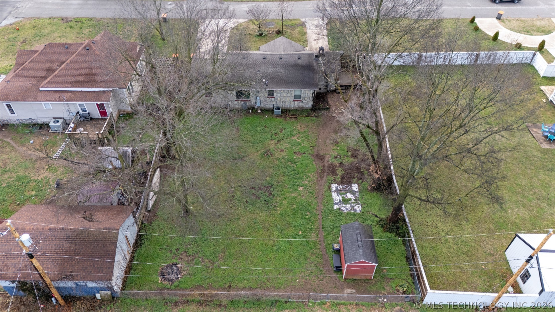 215 E 7th Grove OK 74344