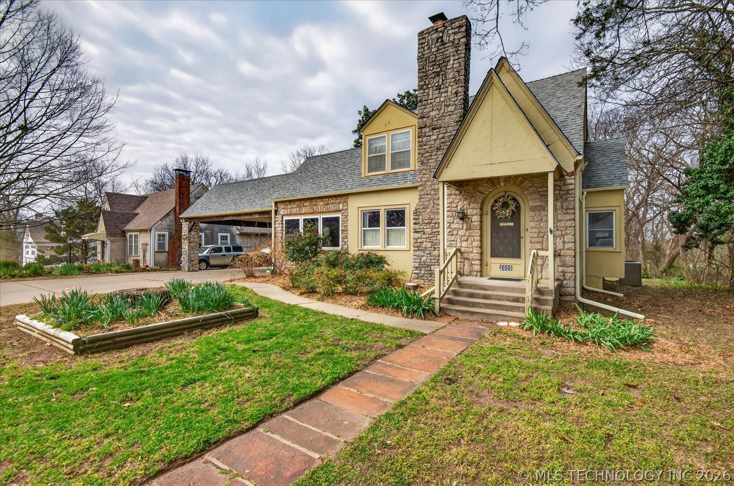 2005 S Johnstone Avenue Bartlesville OK 74003