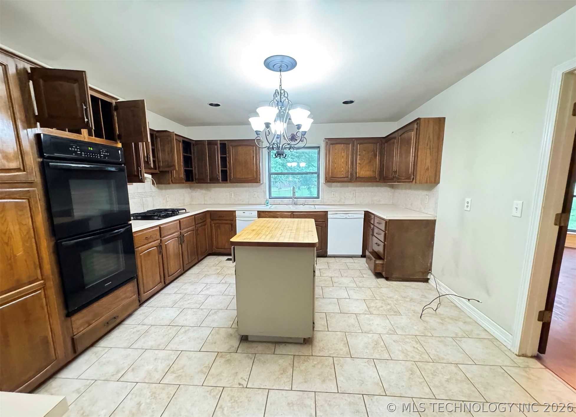 3927 E 79th Street Tulsa OK 74136