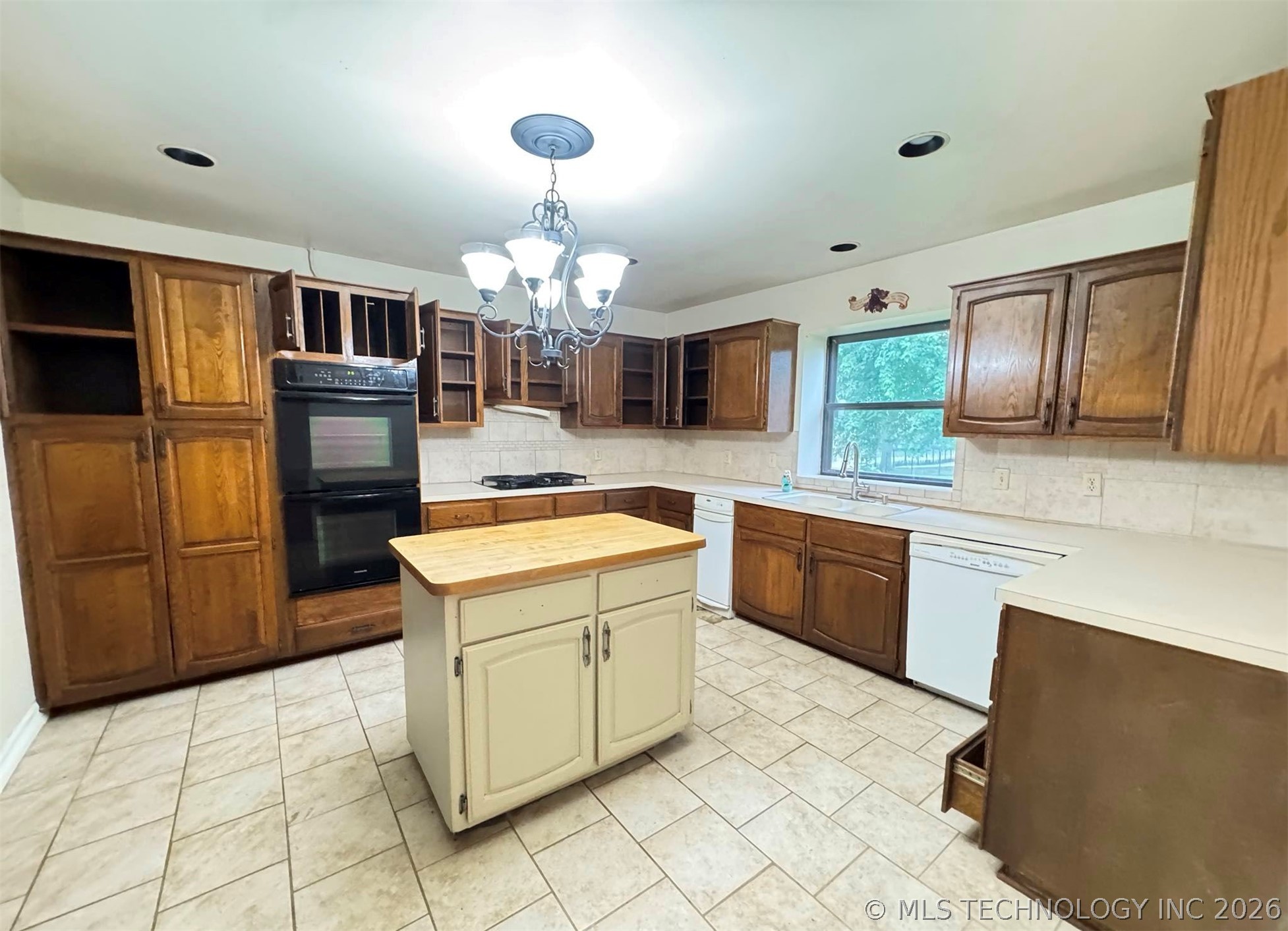 3927 E 79th Street Tulsa OK 74136