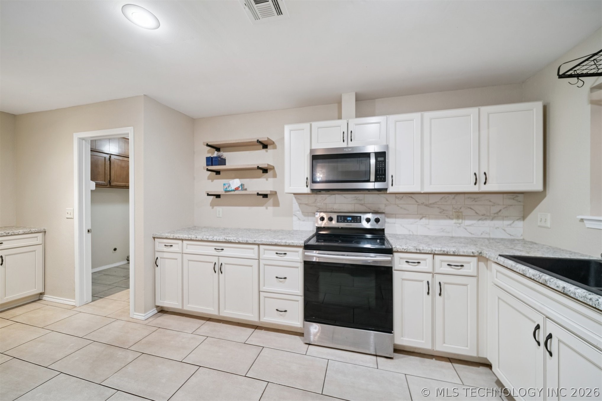 10905 E Canyon Oaks Circle Claremore OK 74017