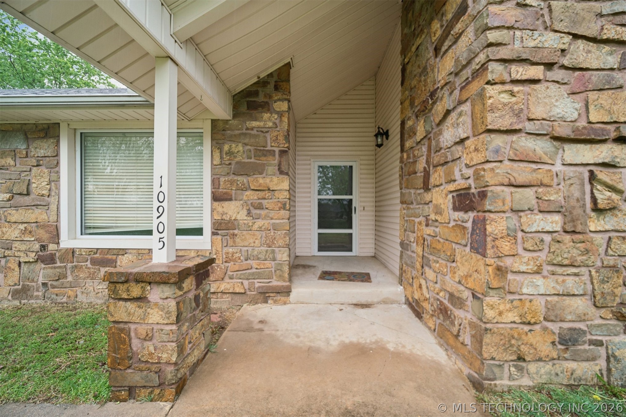 10905 E Canyon Oaks Circle Claremore OK 74017