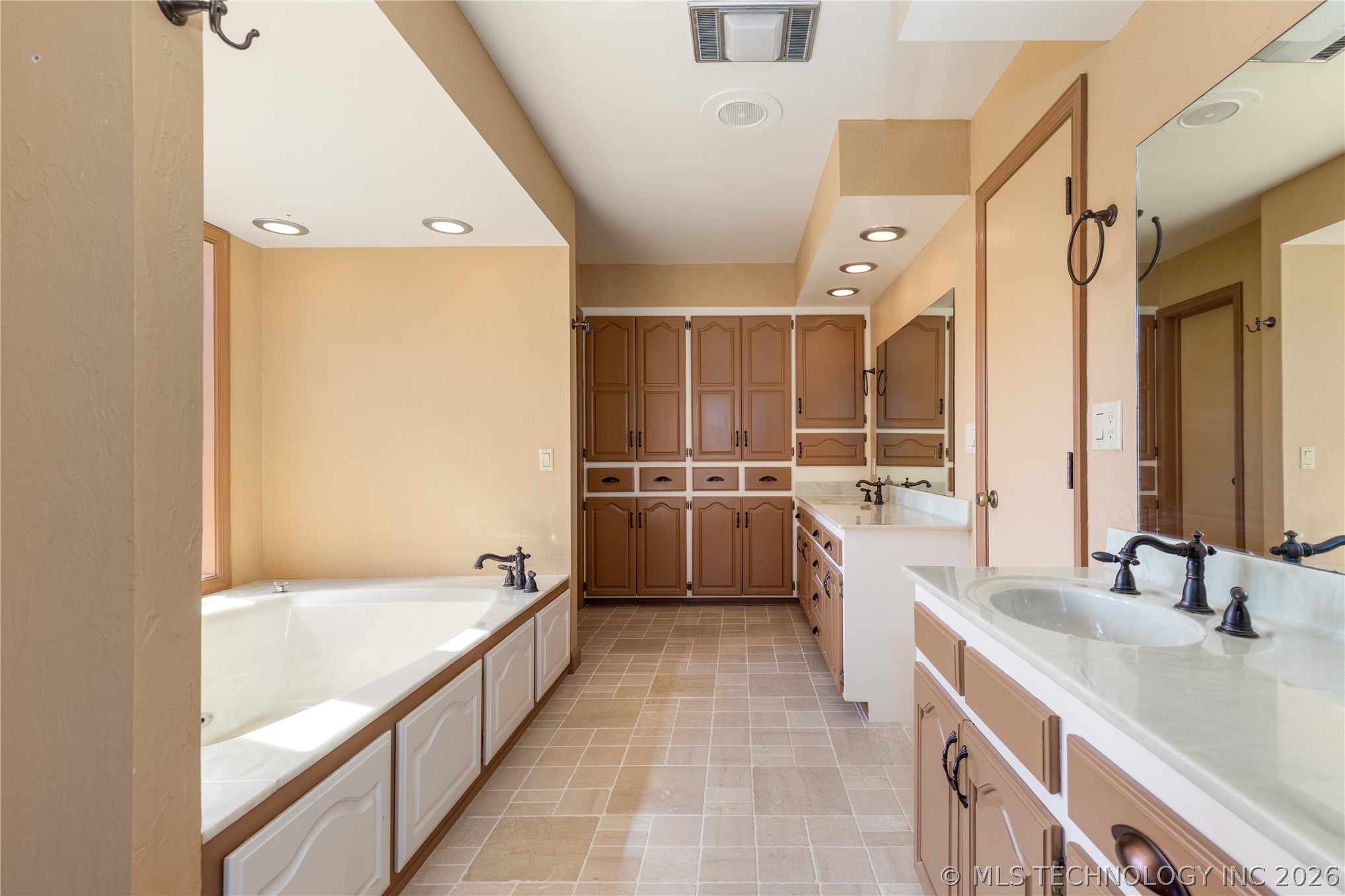 1419 Bayshore Drive Grove OK 74344