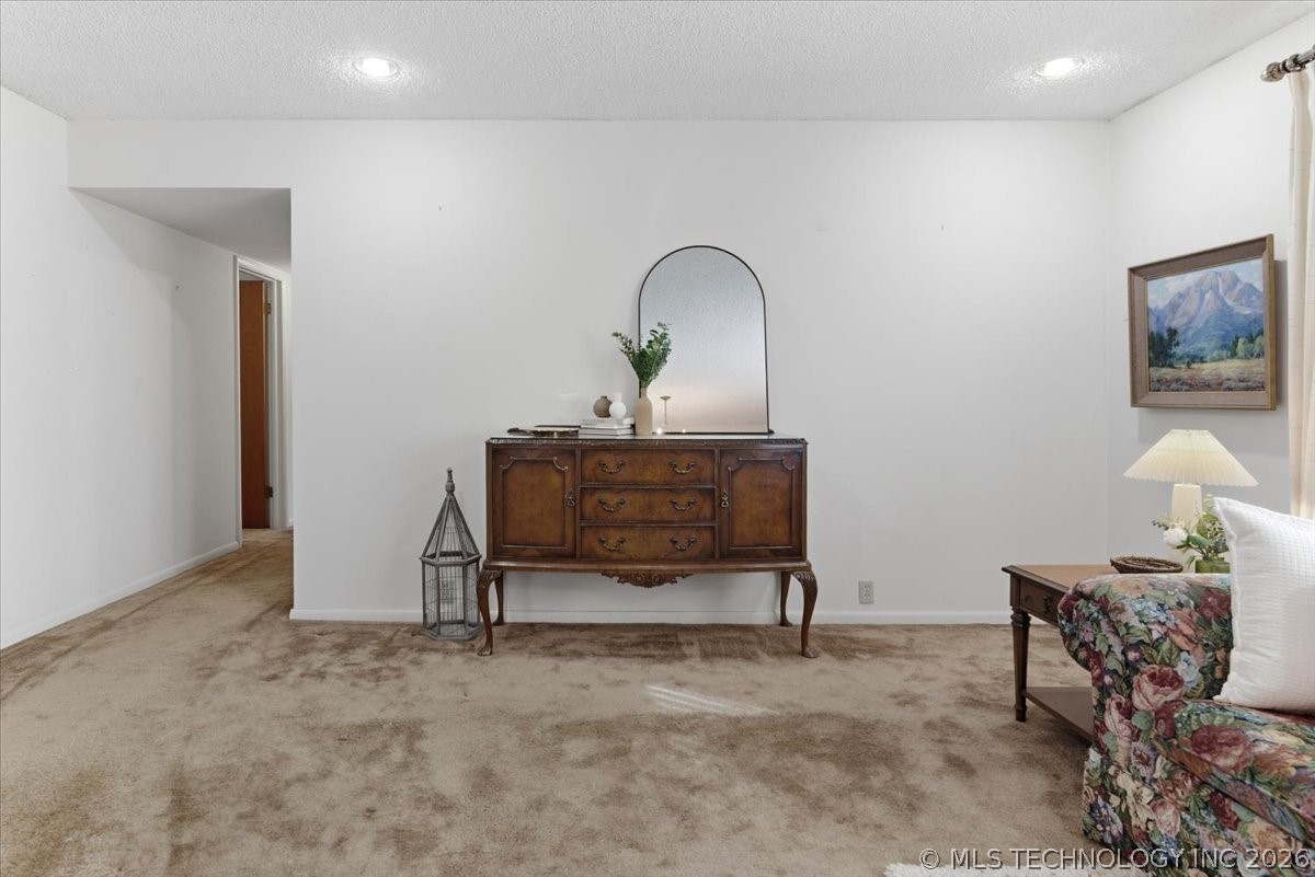 902 S Lake Road Henryetta OK 74437