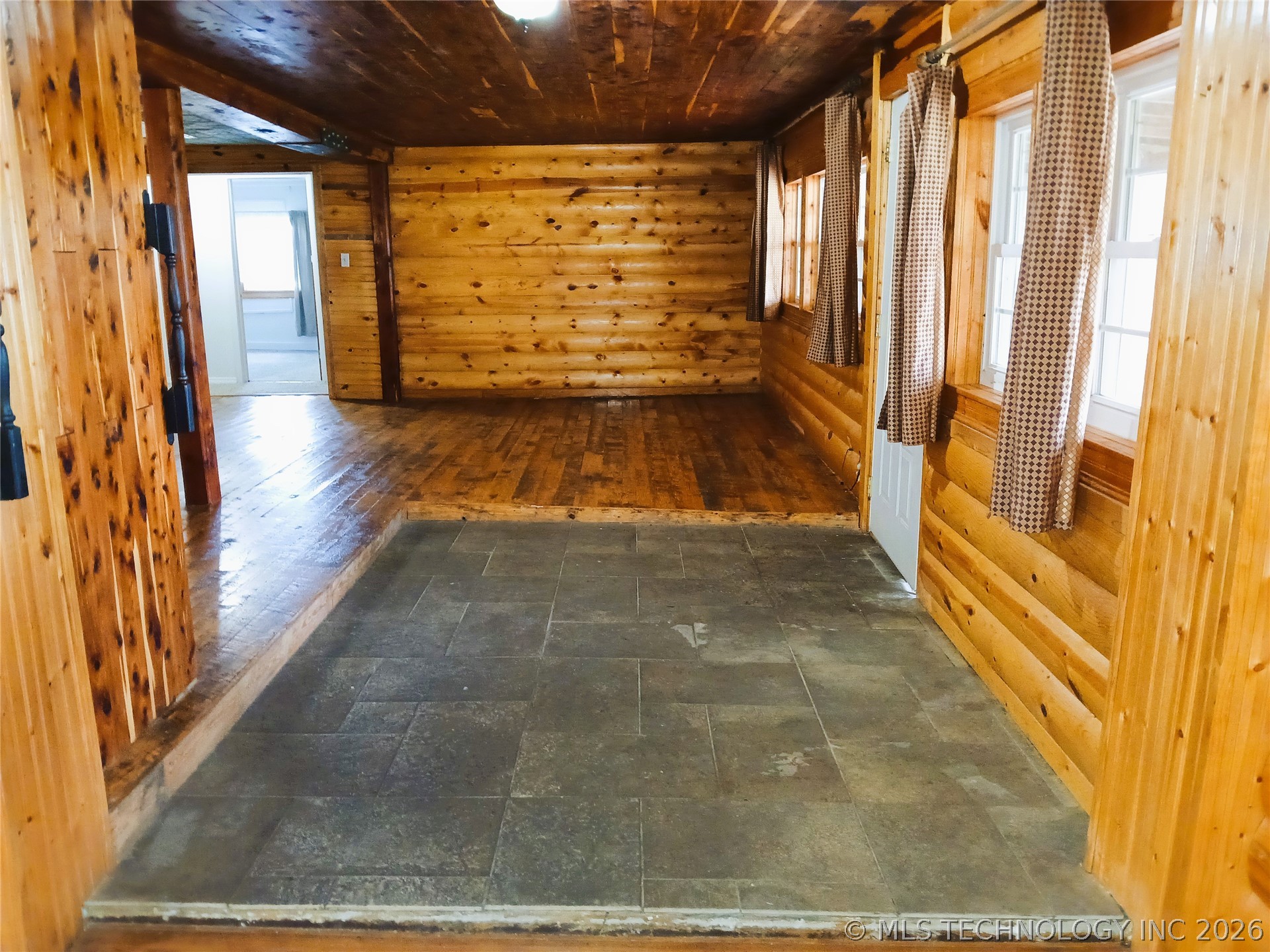 642 Mississippi Street Nowata OK 74048