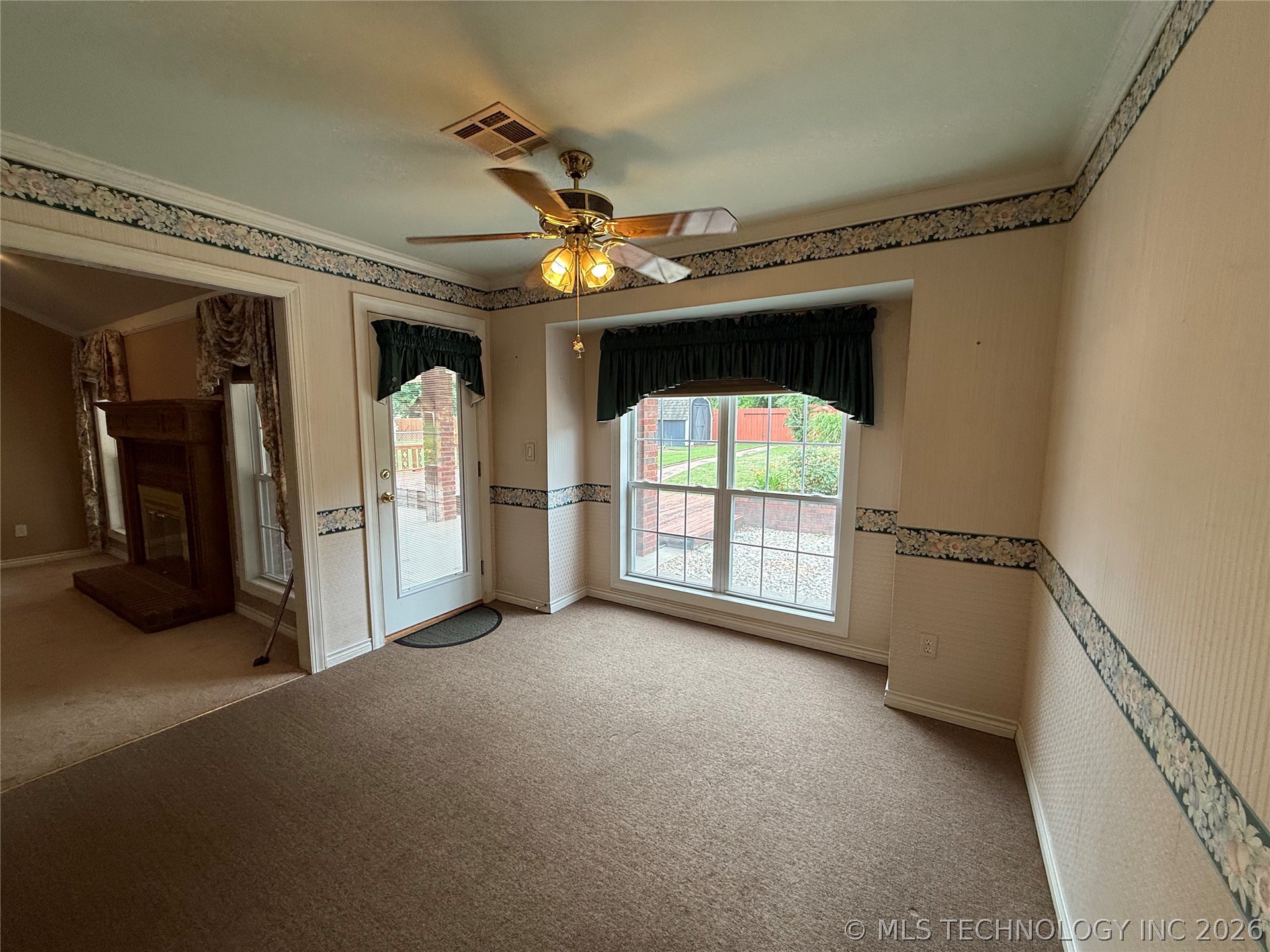 1207 Grandview Fort Gibson OK 74434
