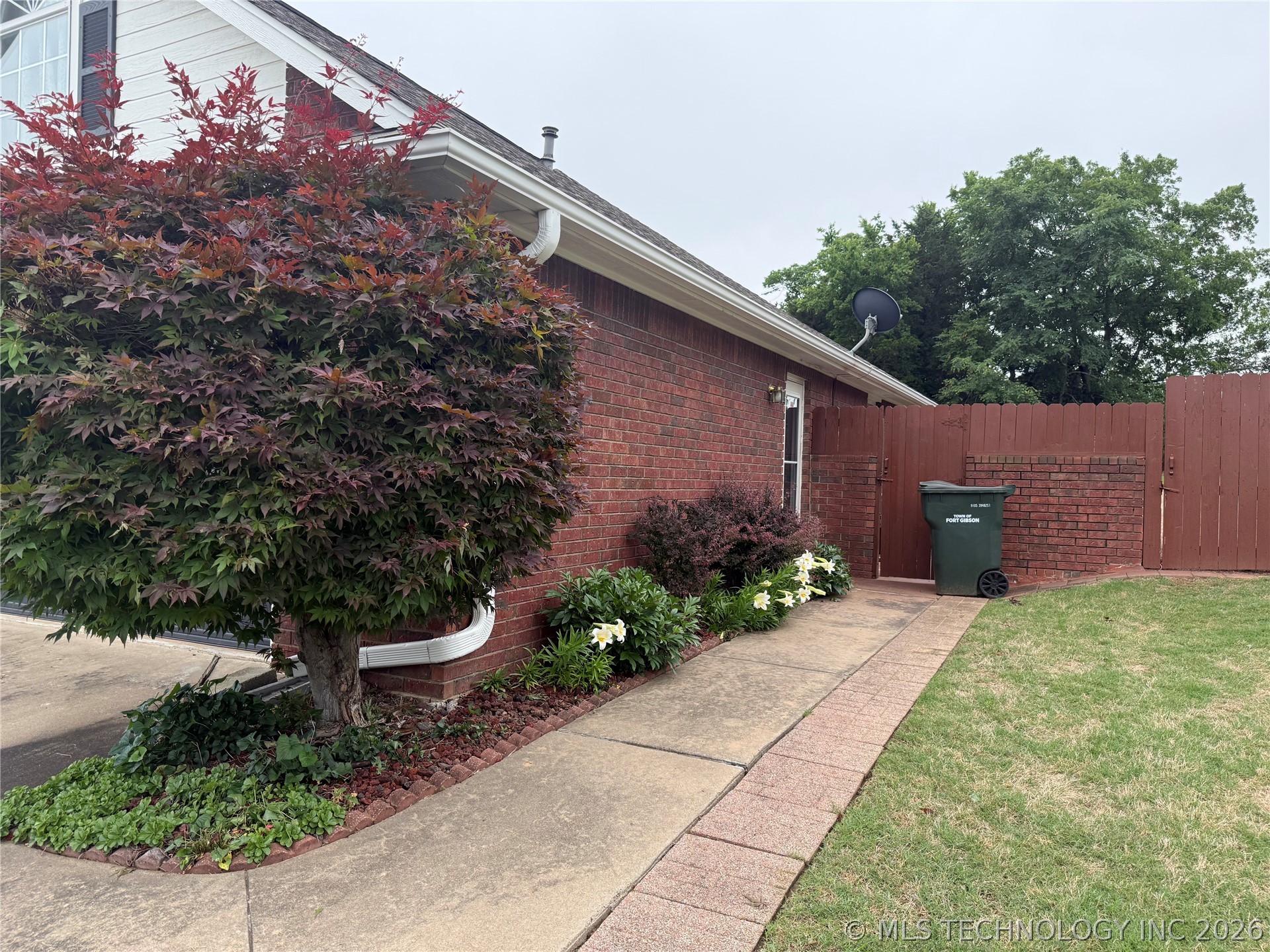 1207 Grandview Fort Gibson OK 74434