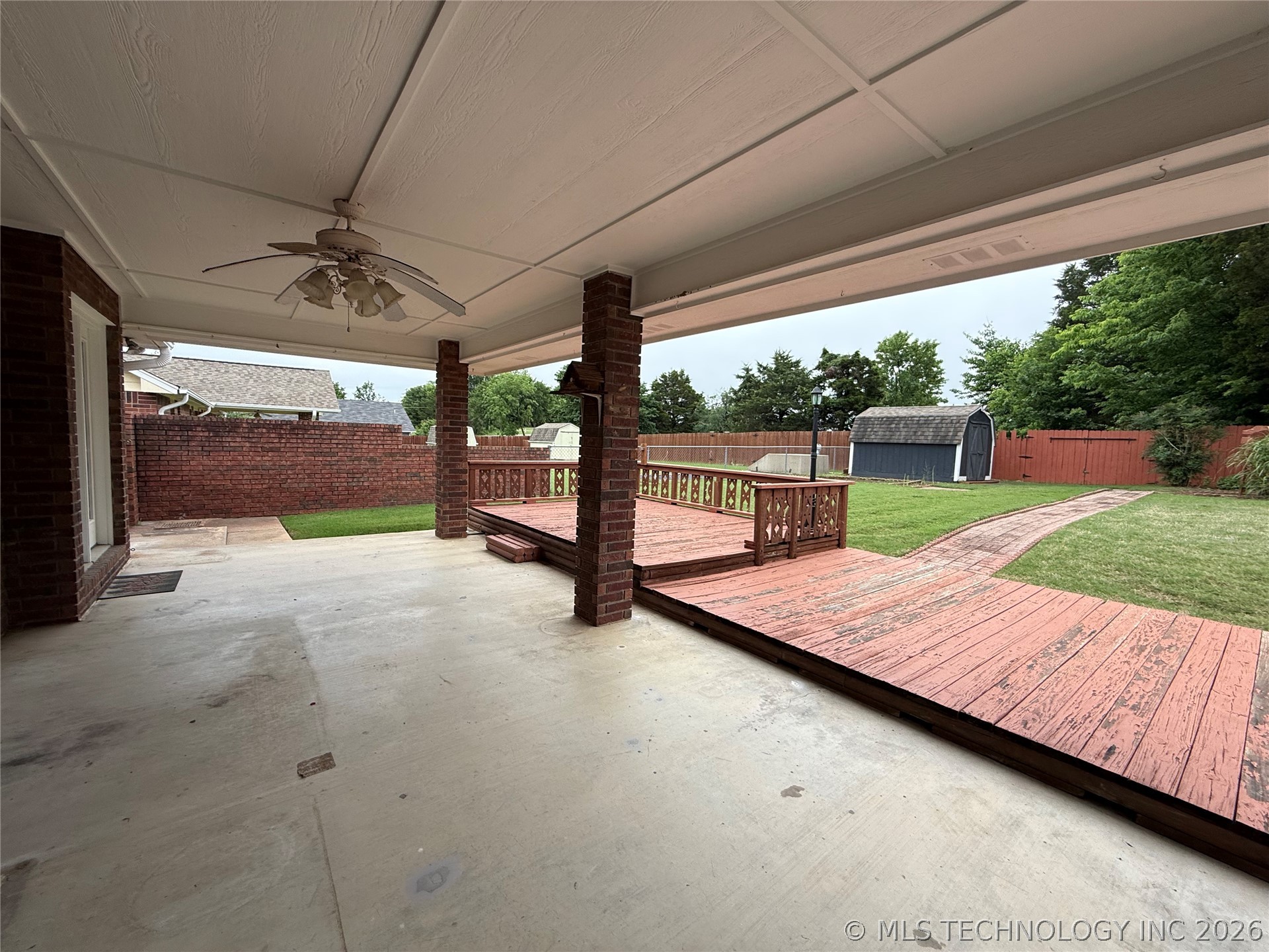1207 Grandview Fort Gibson OK 74434